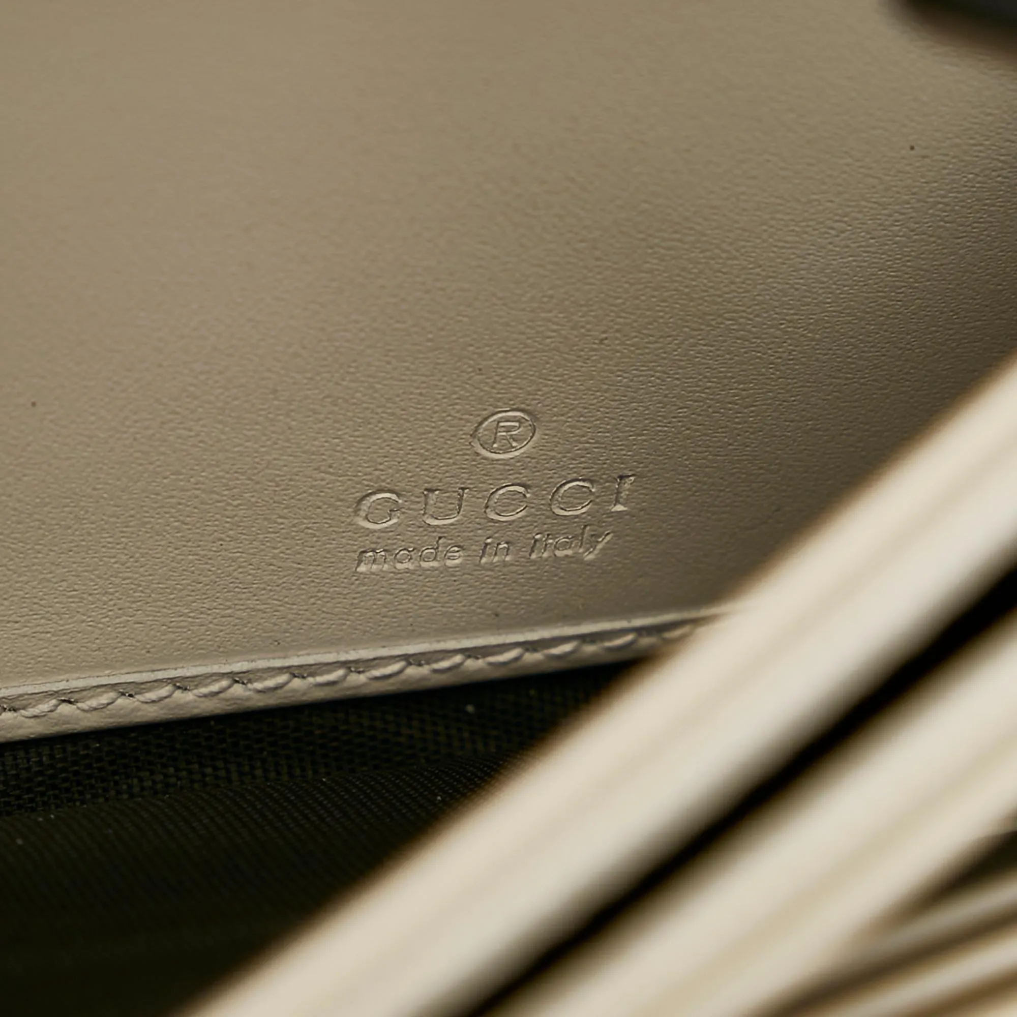 Gucci Guccissima Padlock Shoulder Bag (SHG-31849)