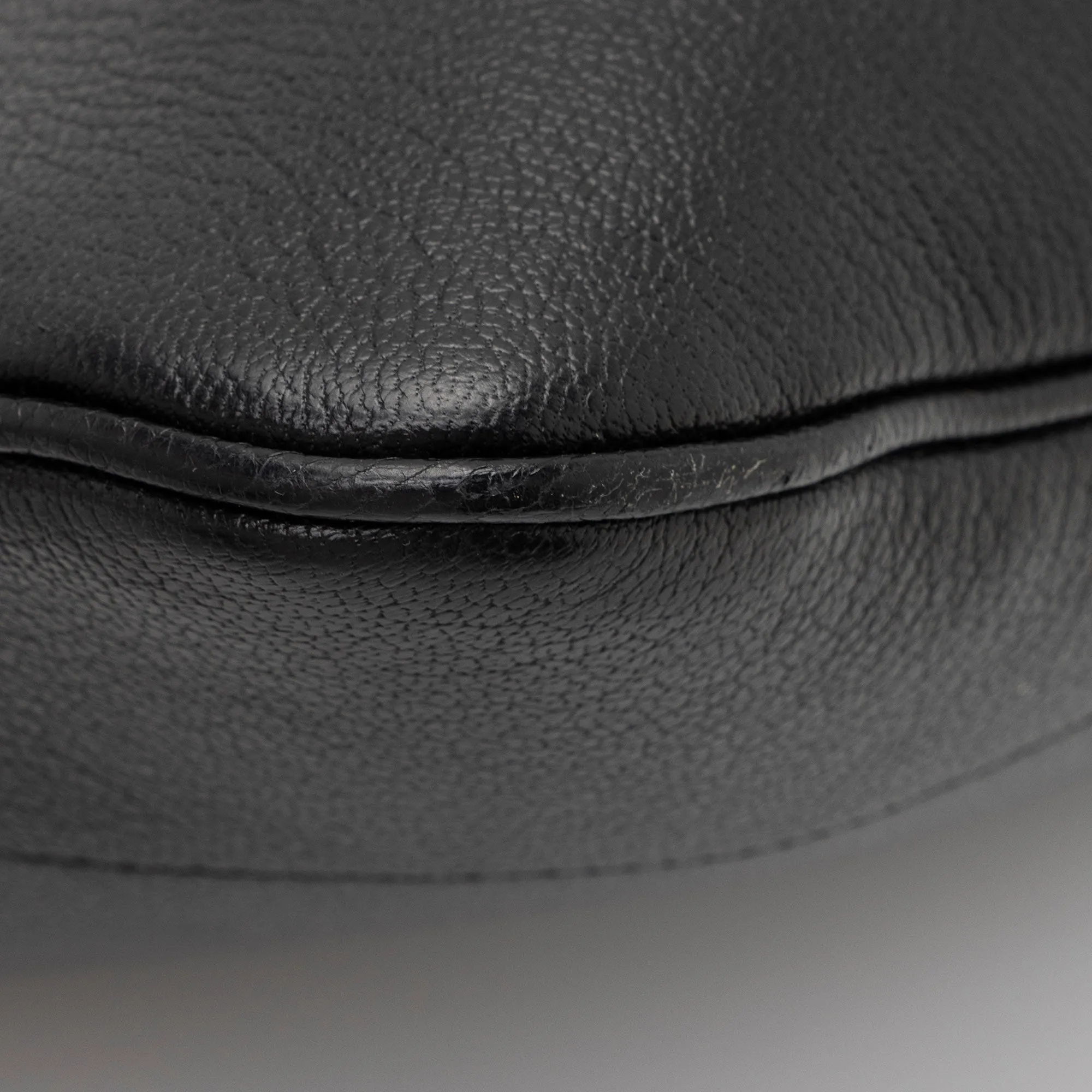 Gucci Leather Aphrodite Medium Shoulder Bag (SHF-yD5Aj9)