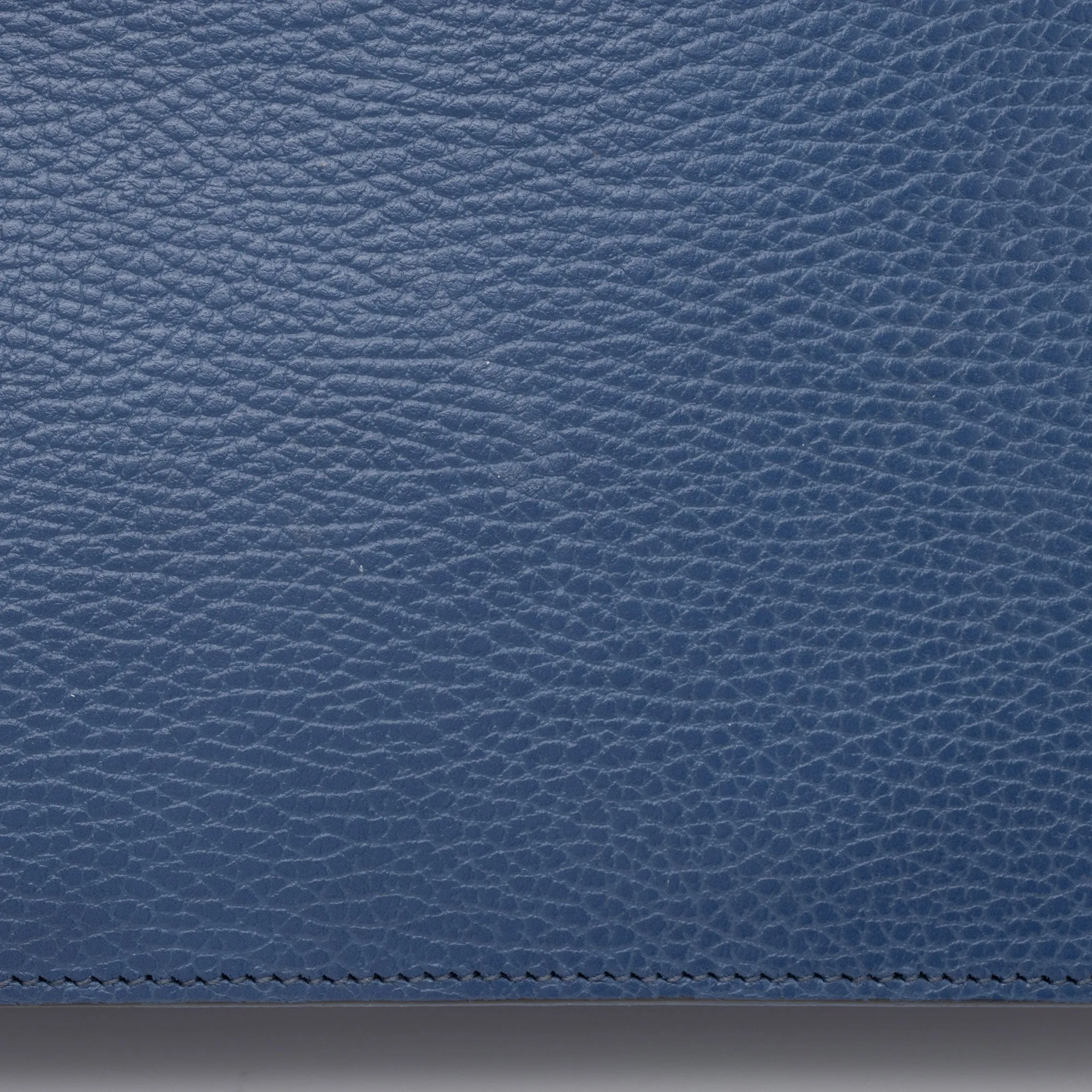 Gucci Leather Interlocking G Medium Shoulder Bag (SHF-zDeXwf)