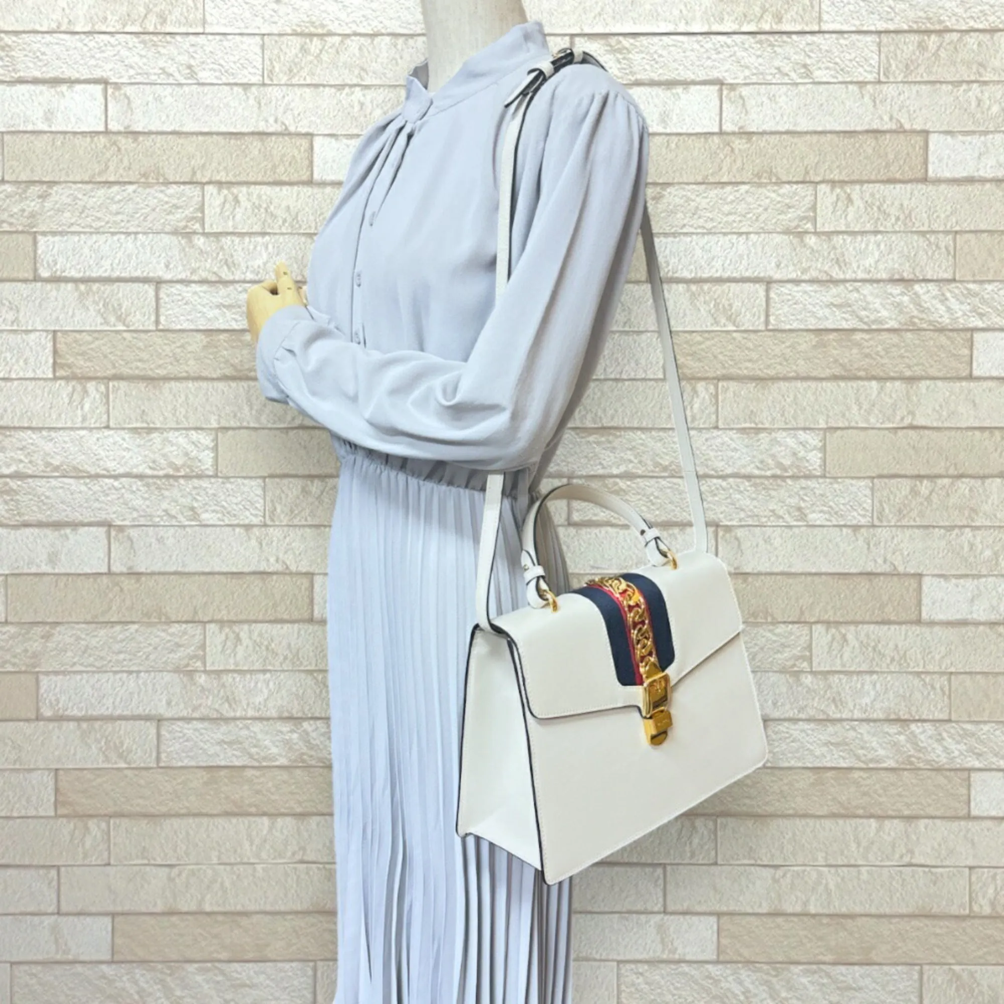 Gucci  Leather Shoulder Bag (Pre-Owned)