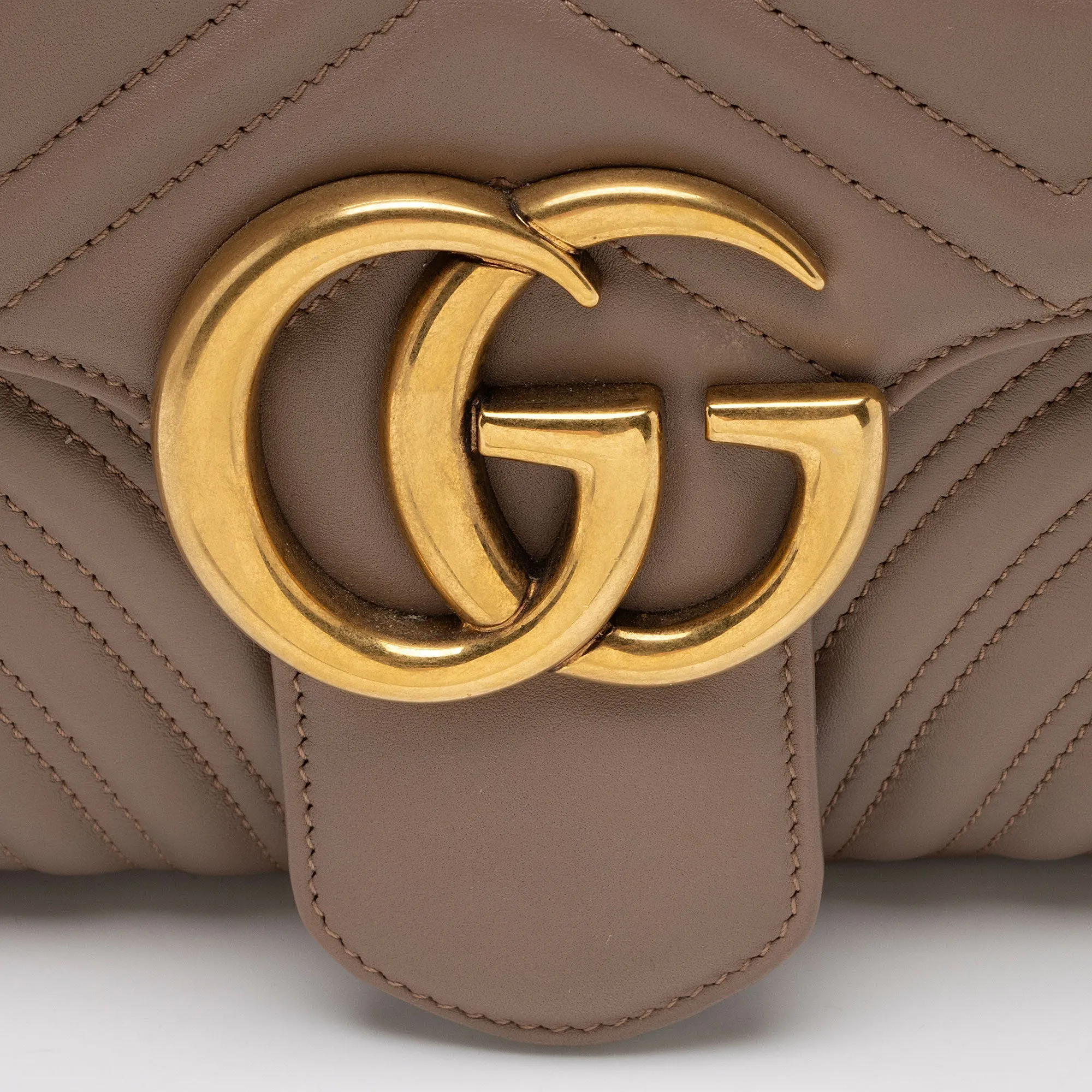 Gucci Matelasse Leather GG Marmont Medium Flap Shoulder Bag (SHF-EZthFS)