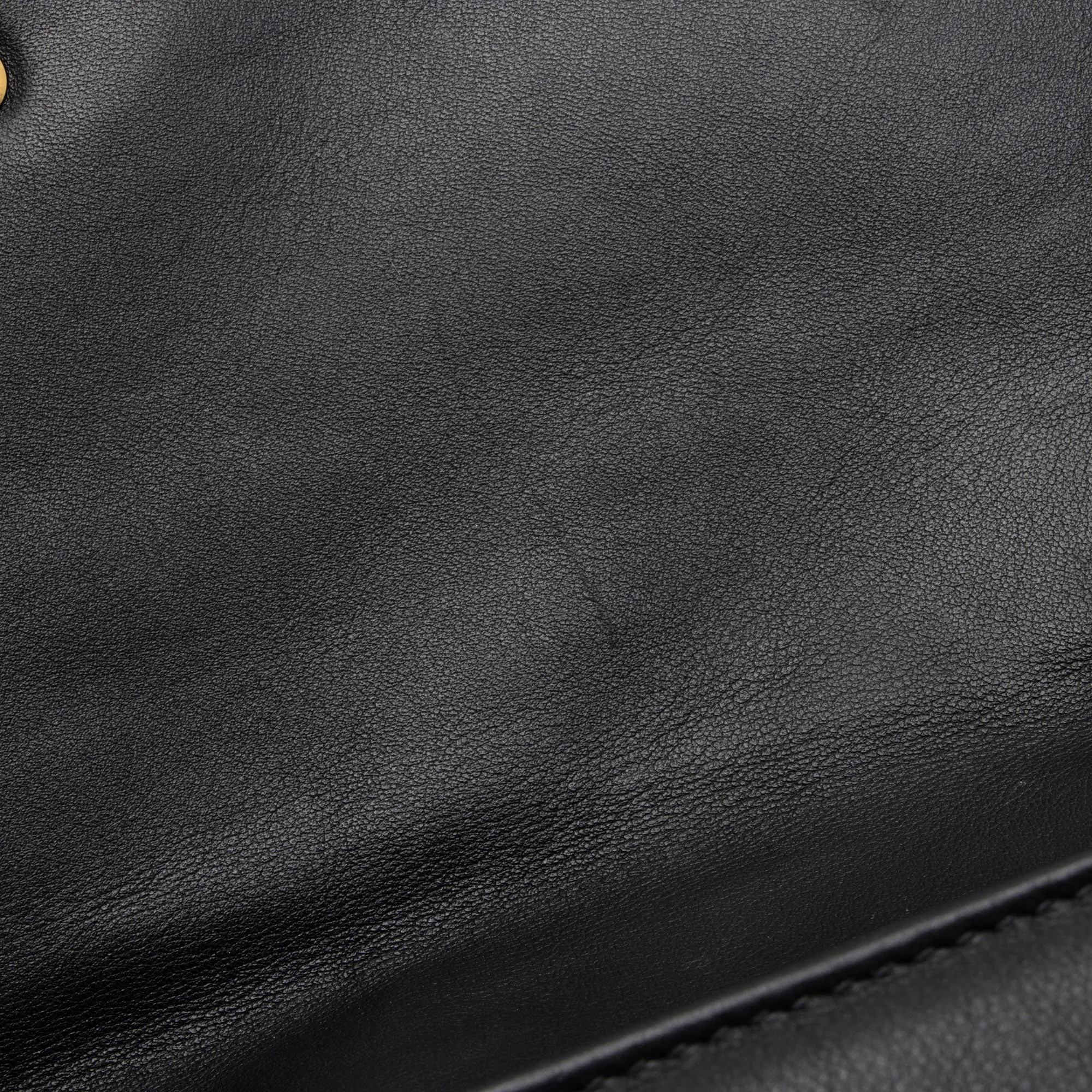 Gucci Matelasse Leather GG Marmont Medium Flap Shoulder Bag (SHF-VhM2jC)