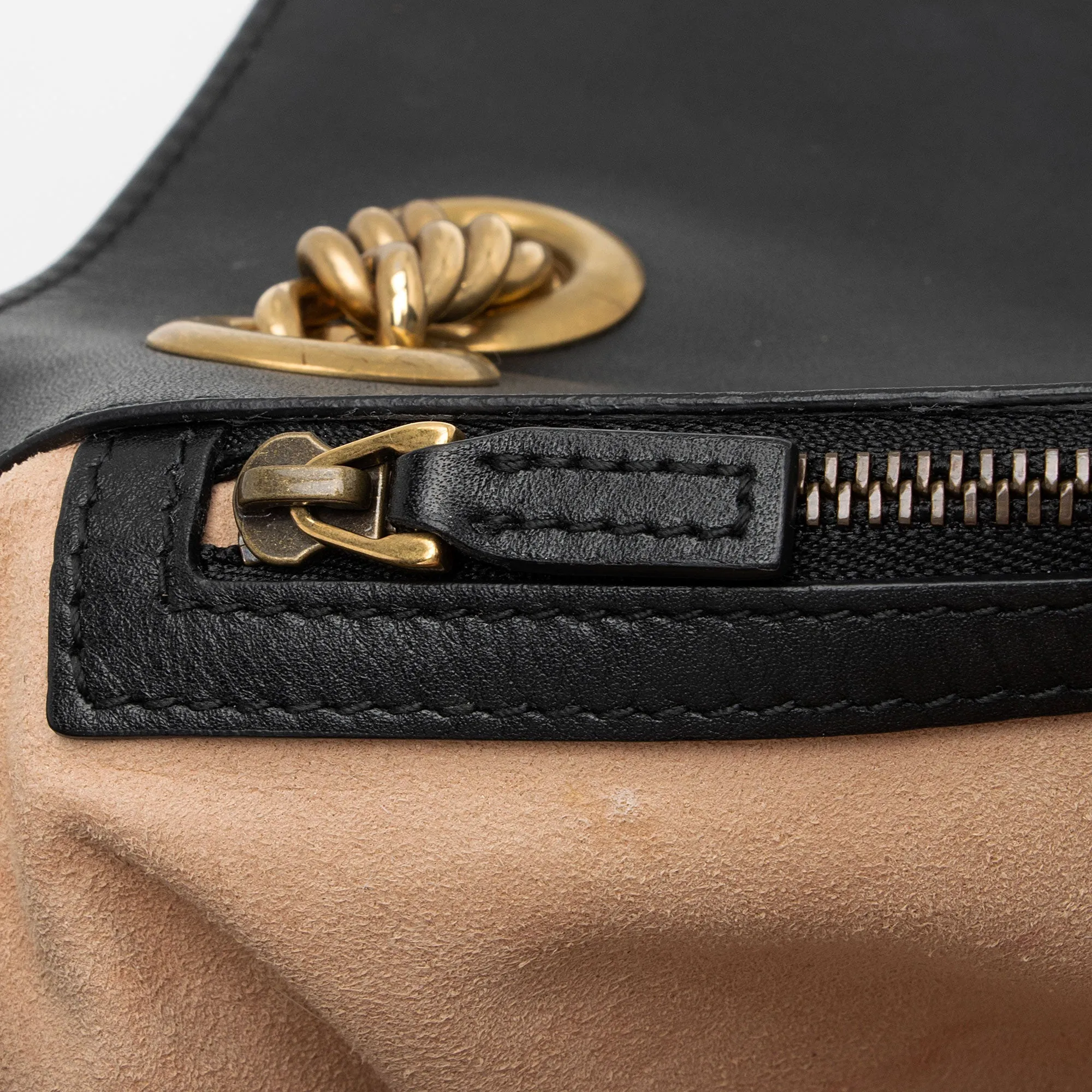Gucci Matelasse Leather GG Marmont Medium Flap Shoulder Bag (SHF-VhM2jC)