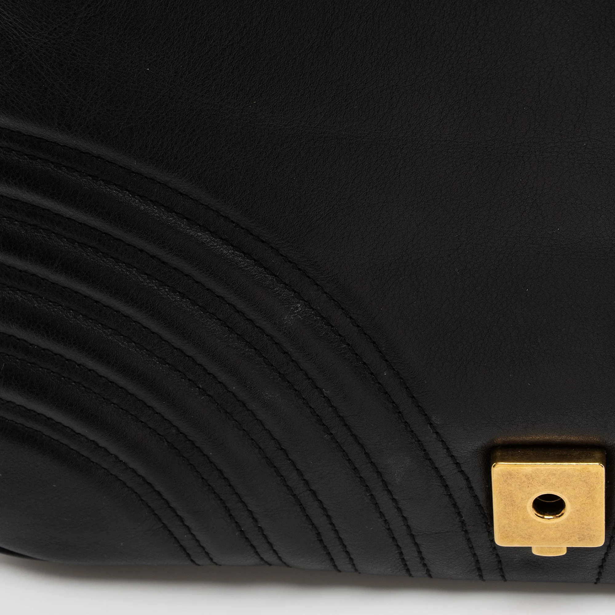 Gucci Matelasse Leather GG Marmont Medium Flap Shoulder Bag (SHF-VhM2jC)