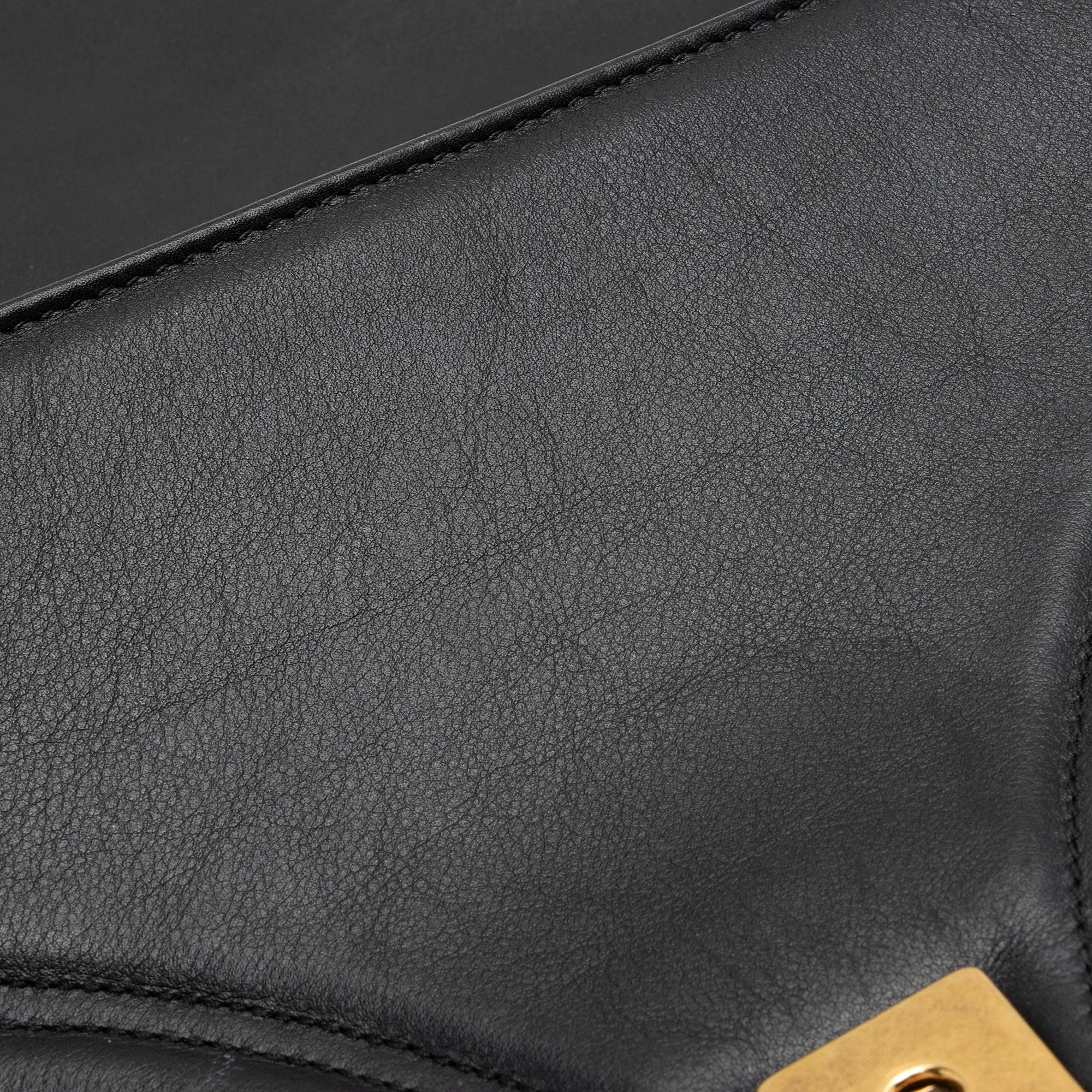 Gucci Matelasse Leather GG Marmont Medium Flap Shoulder Bag (SHF-VhM2jC)