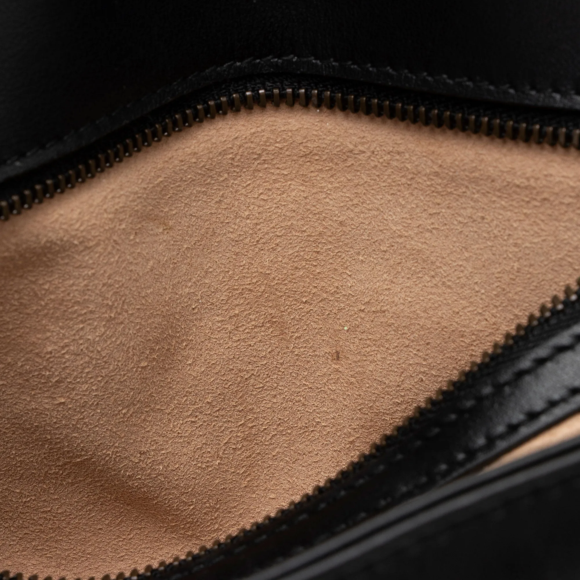 Gucci Matelasse Leather GG Marmont Small Flap Shoulder Bag (SHF-5zif5r)