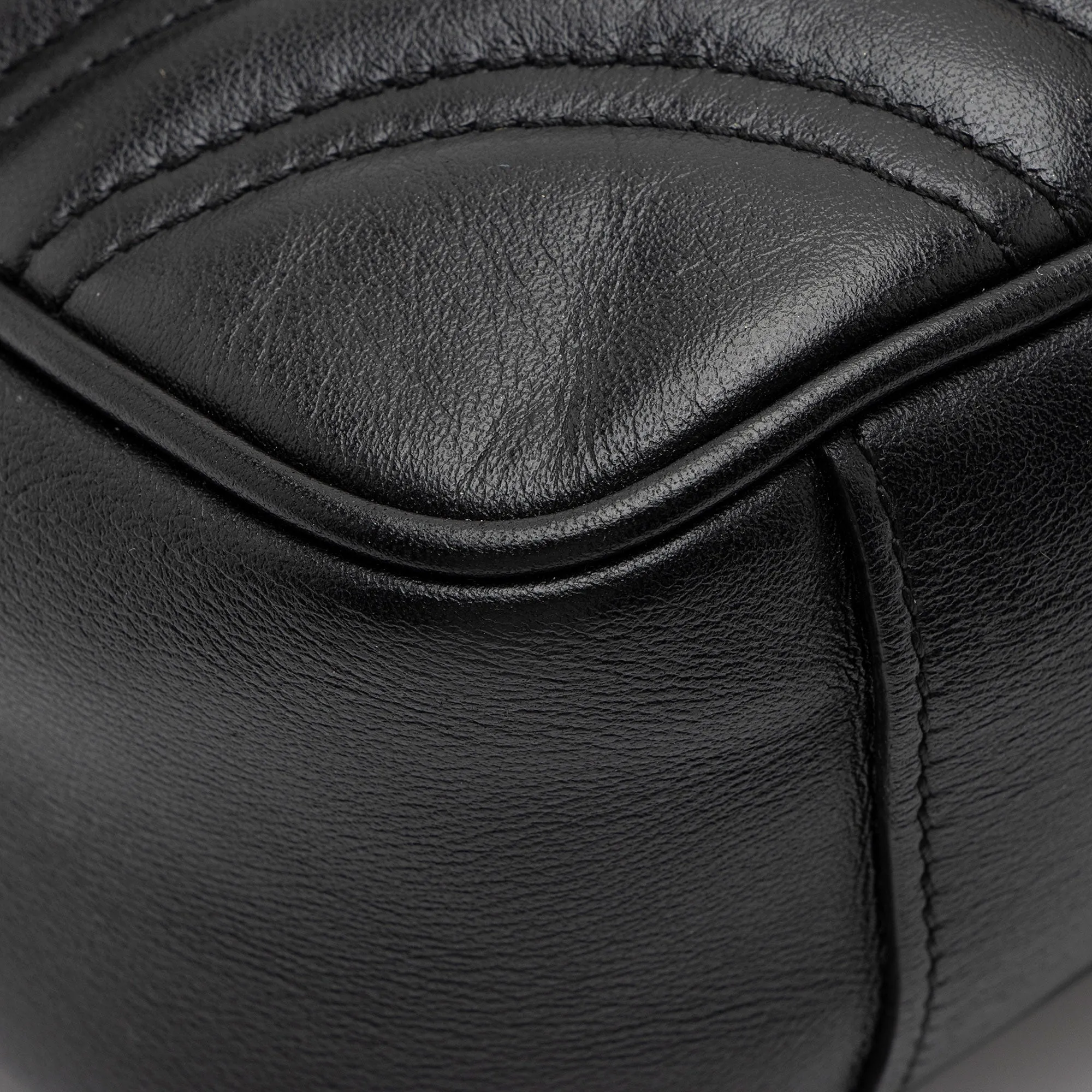Gucci Matelasse Leather GG Marmont Small Flap Shoulder Bag (SHF-5zif5r)