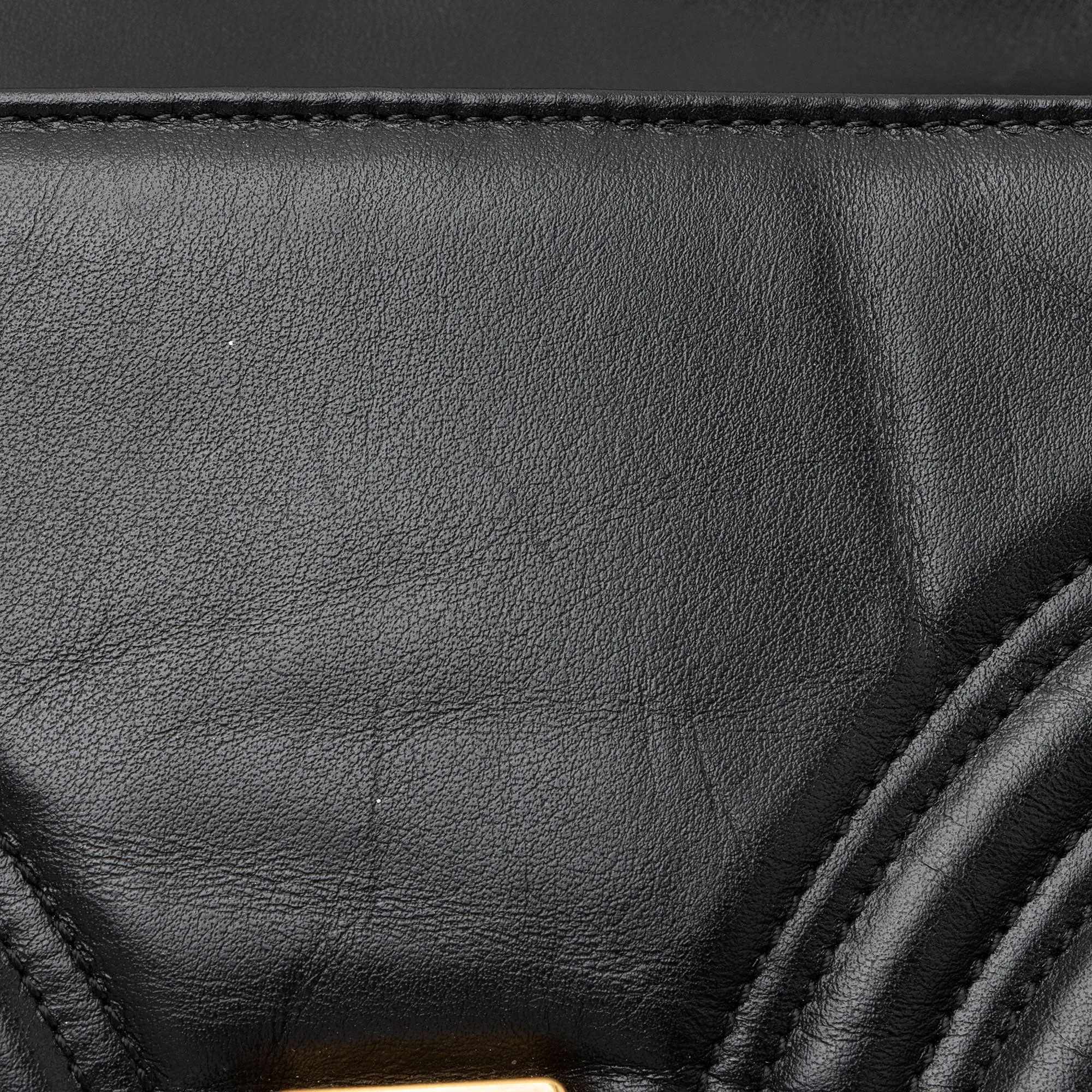 Gucci Matelasse Leather GG Marmont Small Flap Shoulder Bag (SHF-5zif5r)