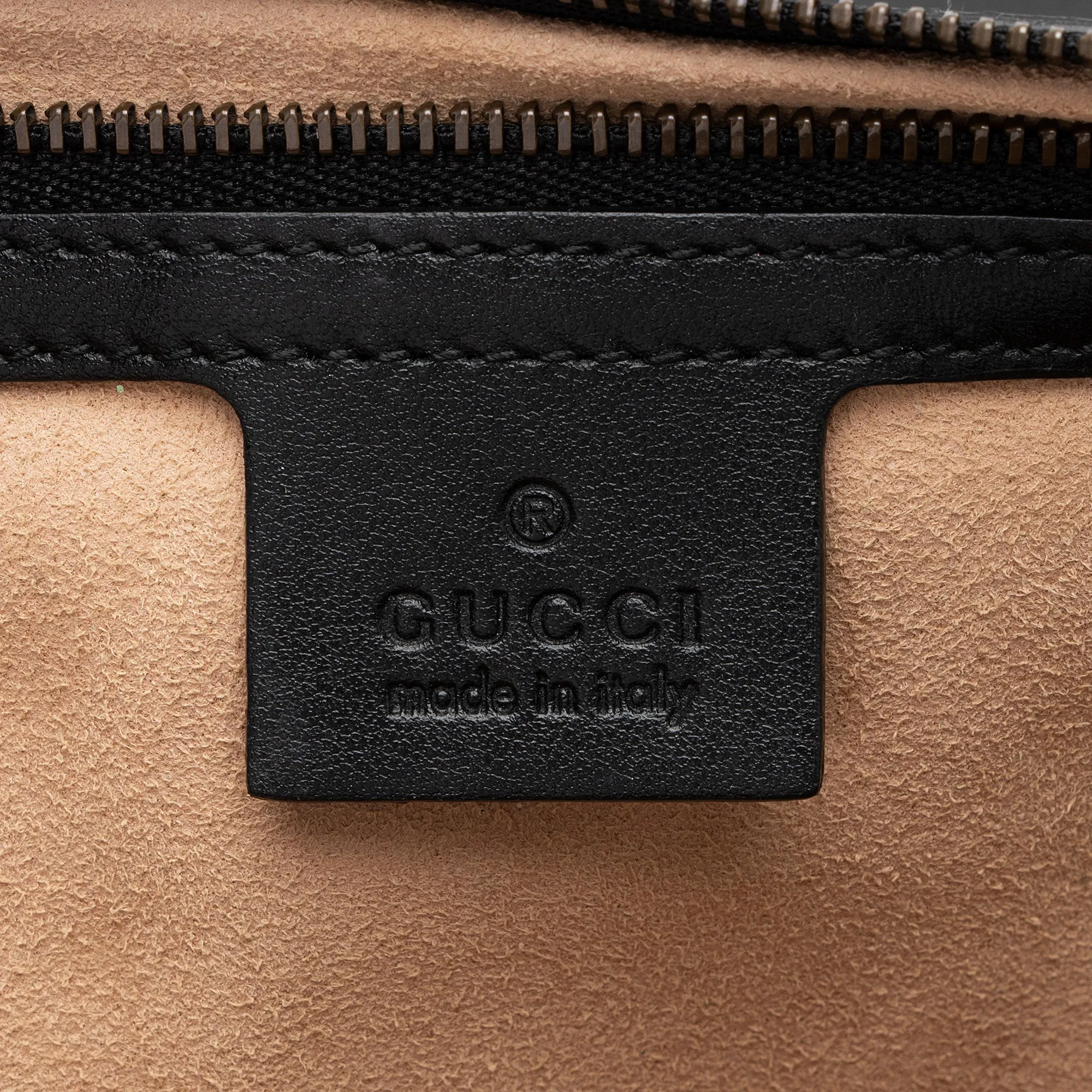 Gucci Matelasse Leather GG Marmont Small Flap Shoulder Bag (SHF-5zif5r)