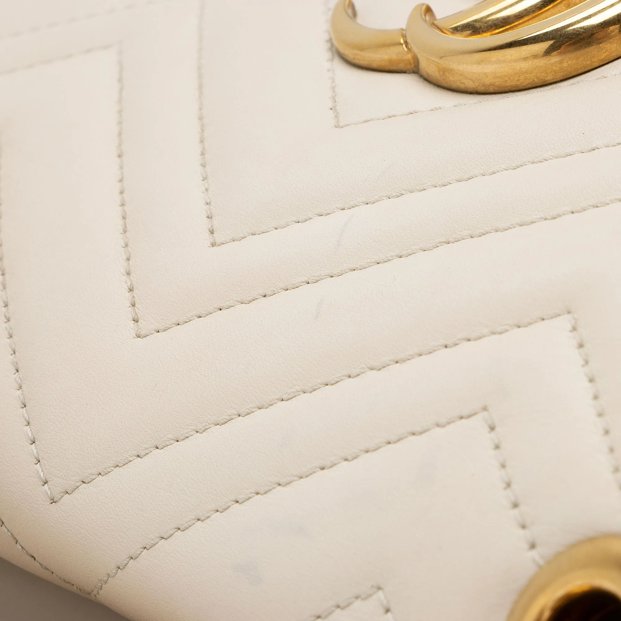 Gucci Matelasse Leather GG Marmont Small Flap Shoulder Bag (SHF-gduwv8)