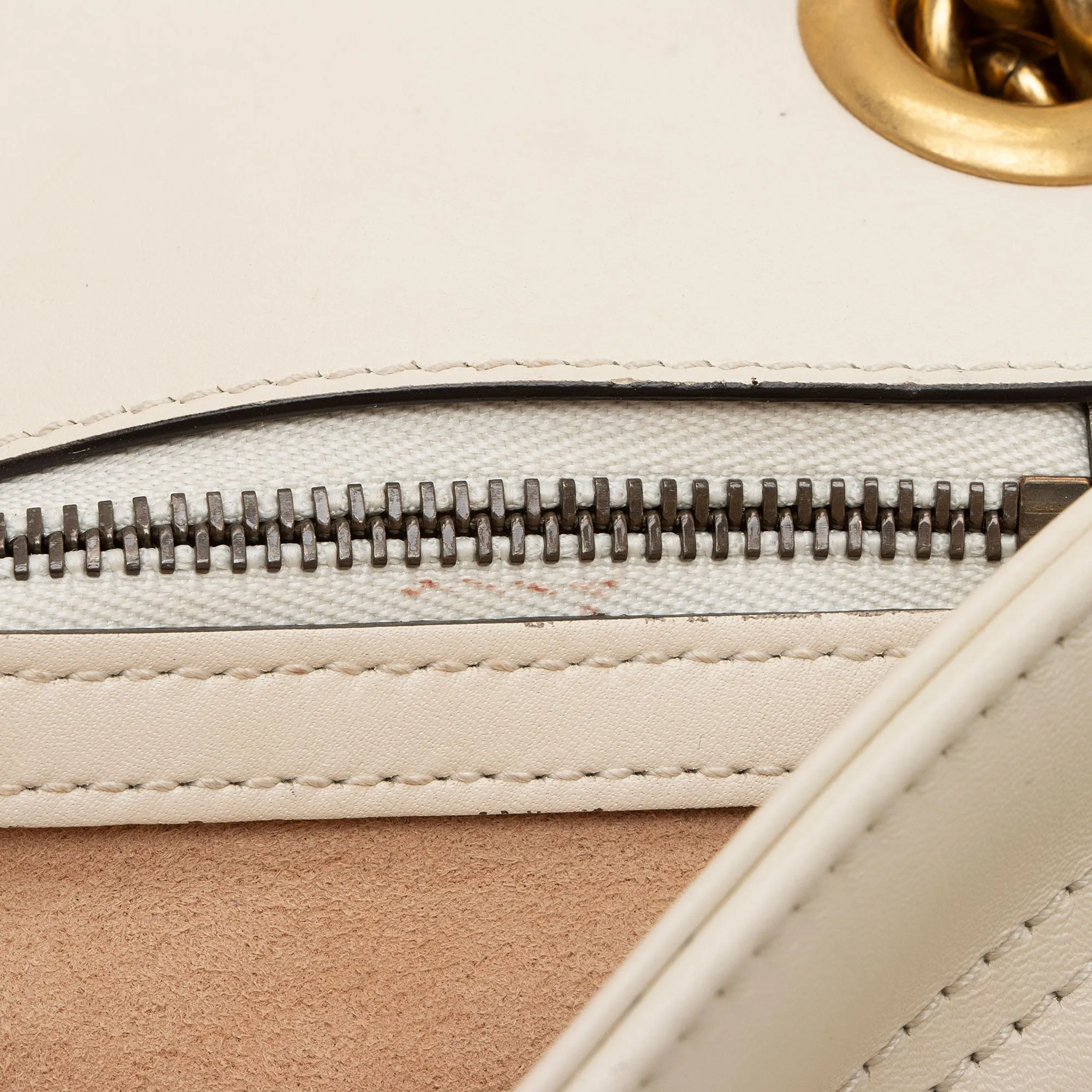 Gucci Matelasse Leather GG Marmont Small Flap Shoulder Bag (SHF-gduwv8)