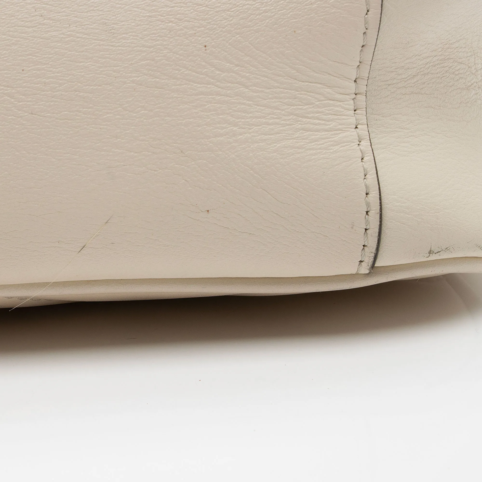 Gucci Matelasse Leather GG Marmont Small Flap Shoulder Bag (SHF-gduwv8)