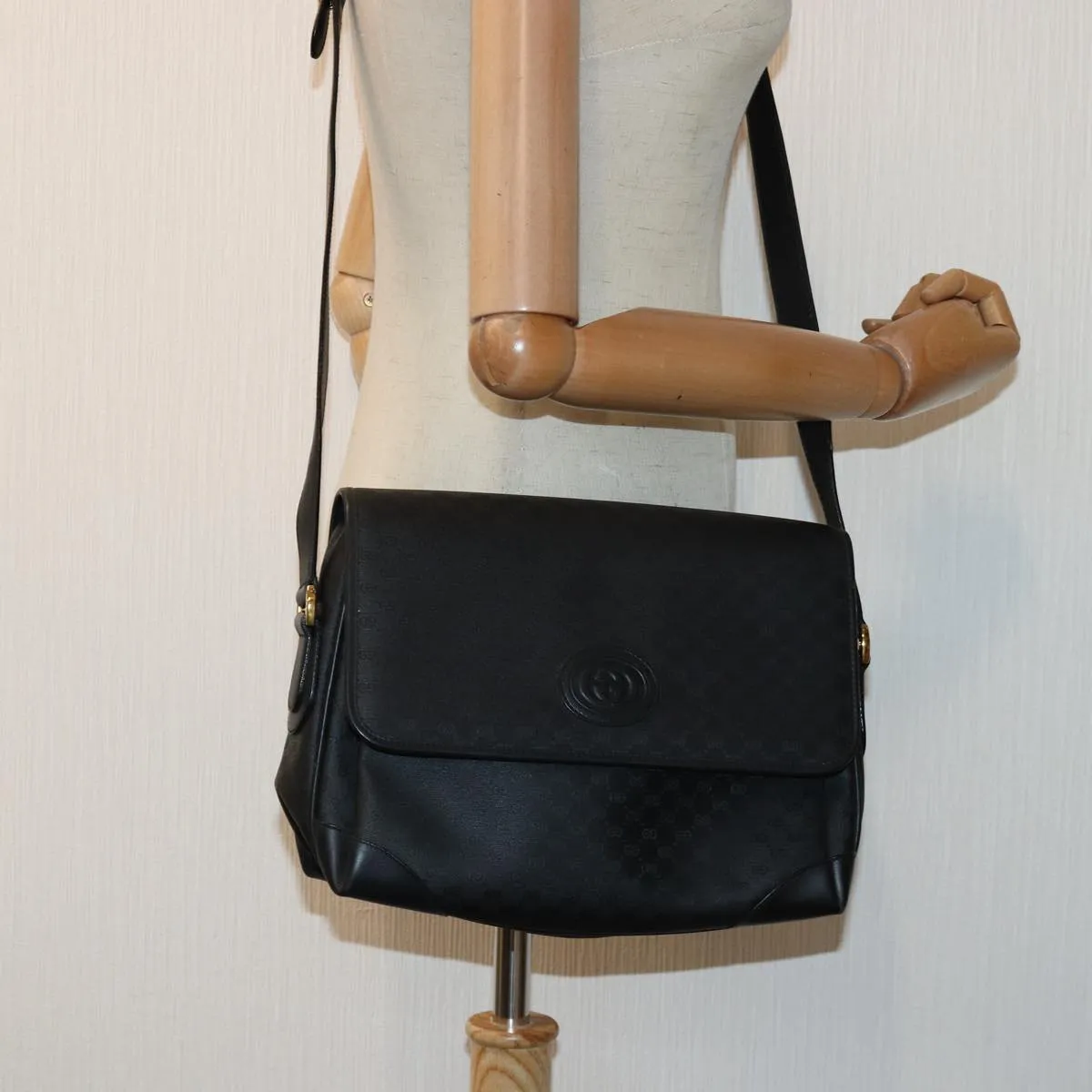 GUCCI Micro GG Supreme Shoulder Bag PVC Black Gold 001 116 0924  85388