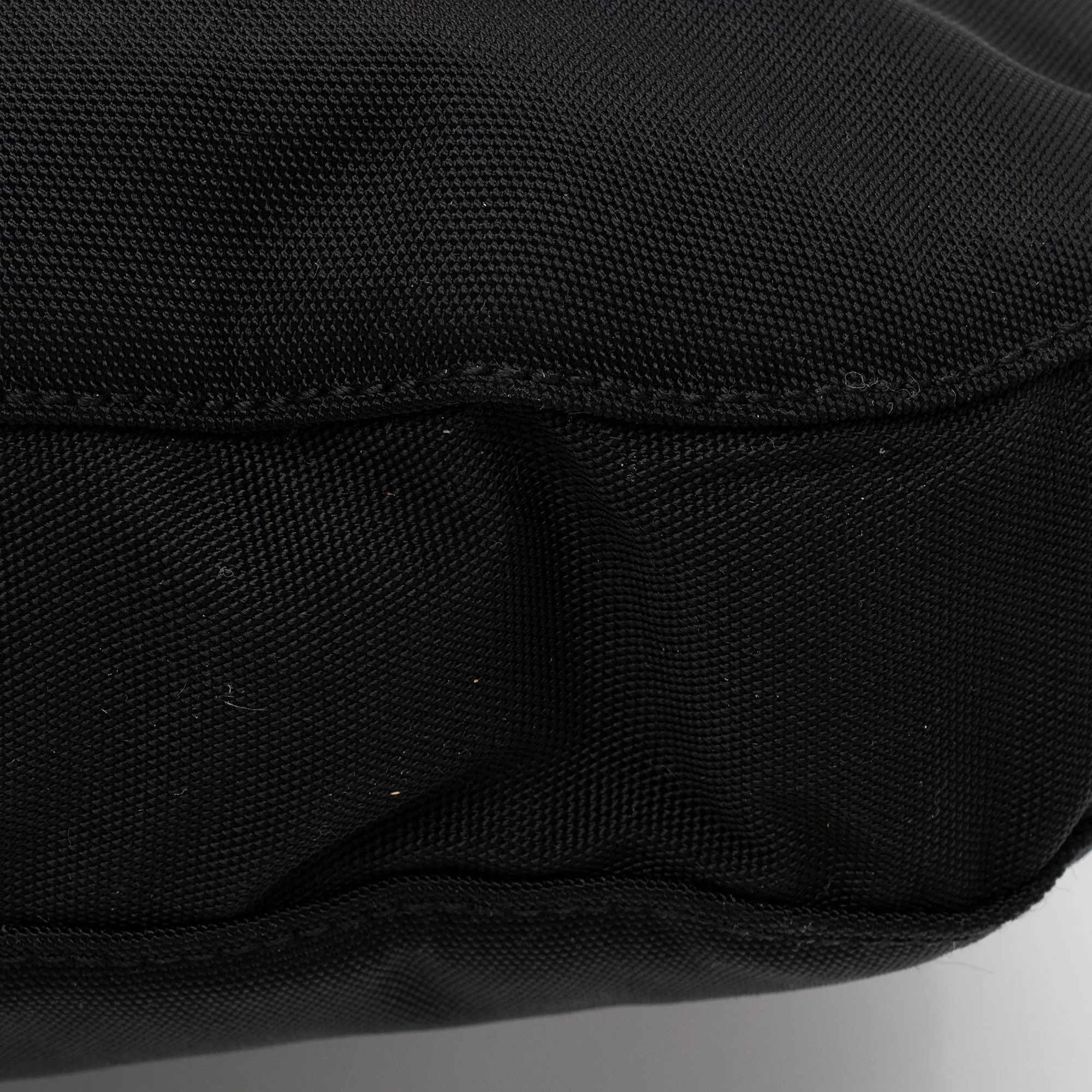 Gucci Nylon Shoulder Bag (SHF-e5Iktp)