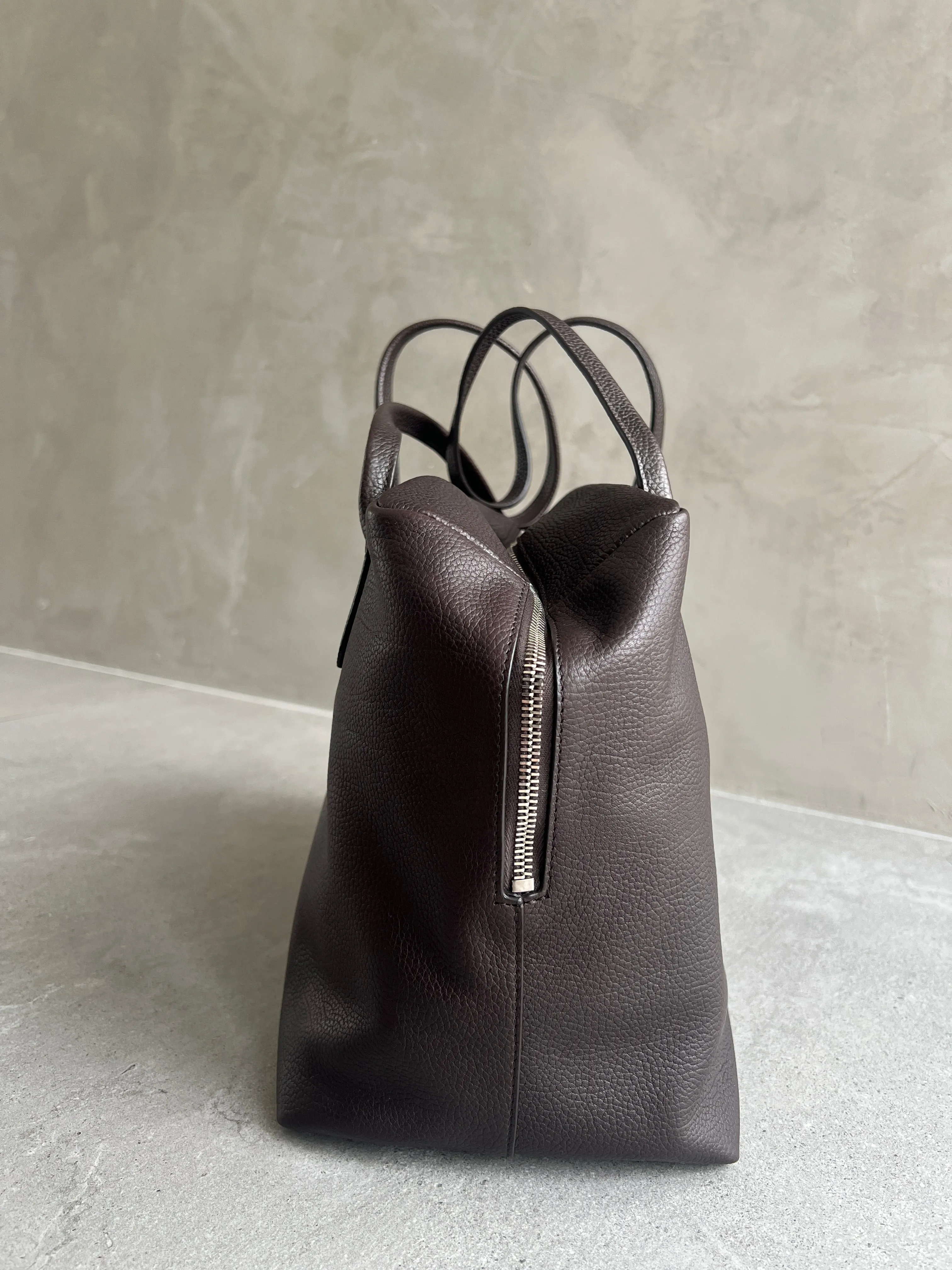 Henri, Grained, Brunette
