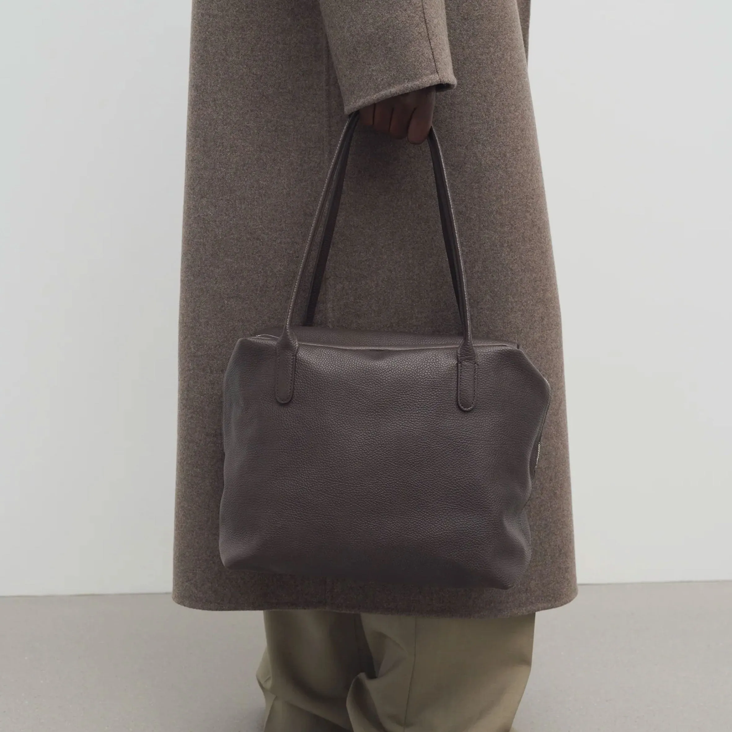 Henri, Grained, Brunette