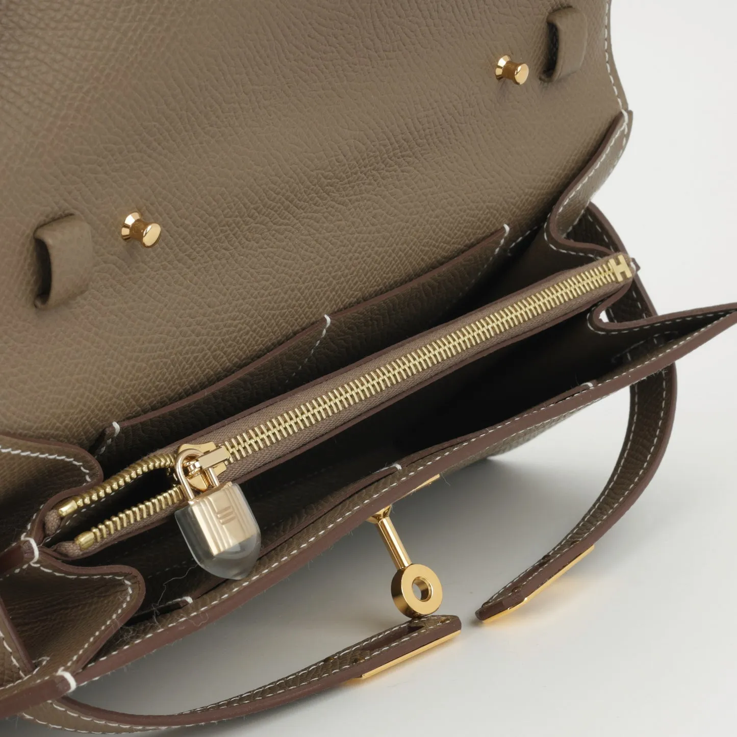 Herms - Kelly To Go Wallet - Etoupe Epsom GHW - 2025 - Brand New