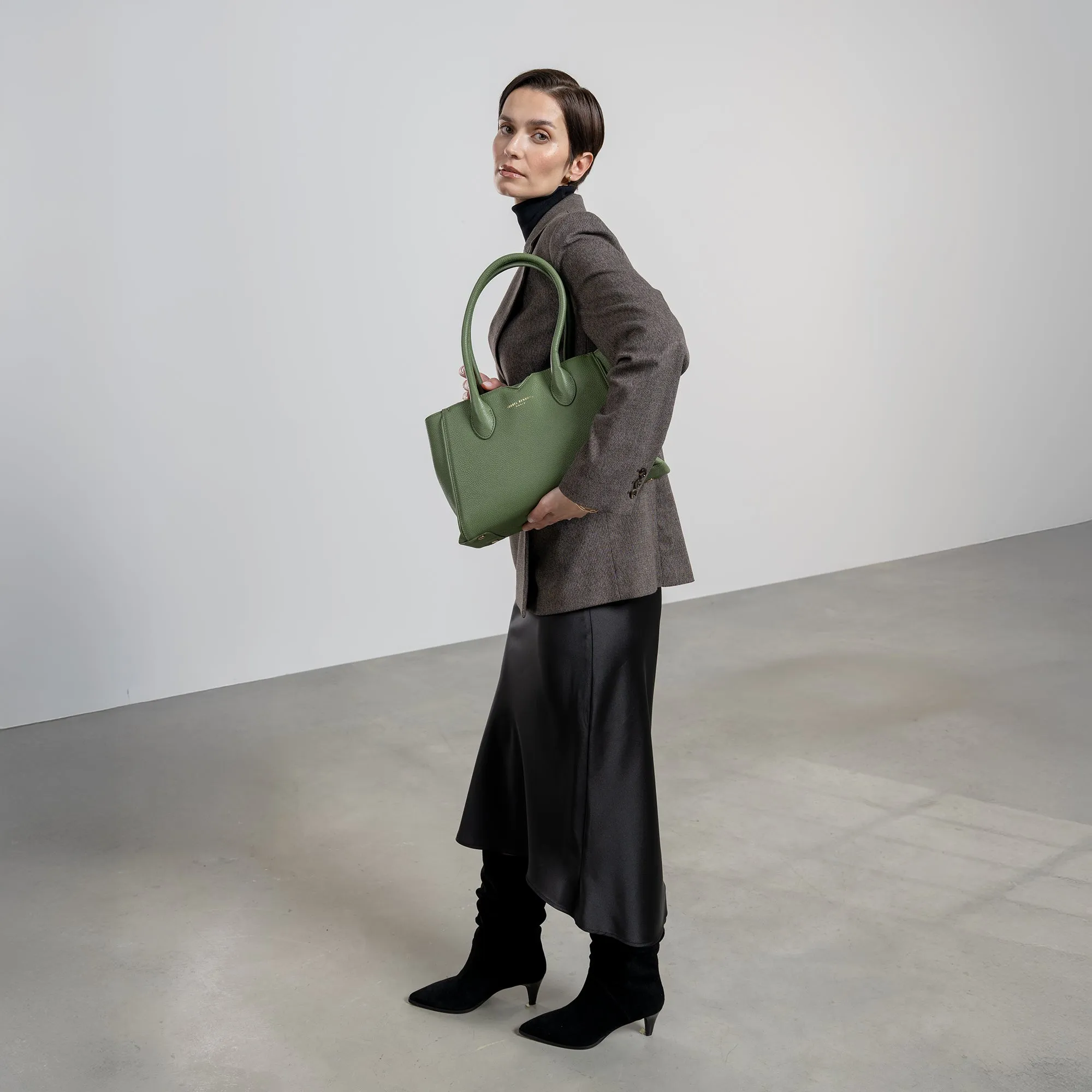 Honor Cloe Midi green calfskin leather handbag