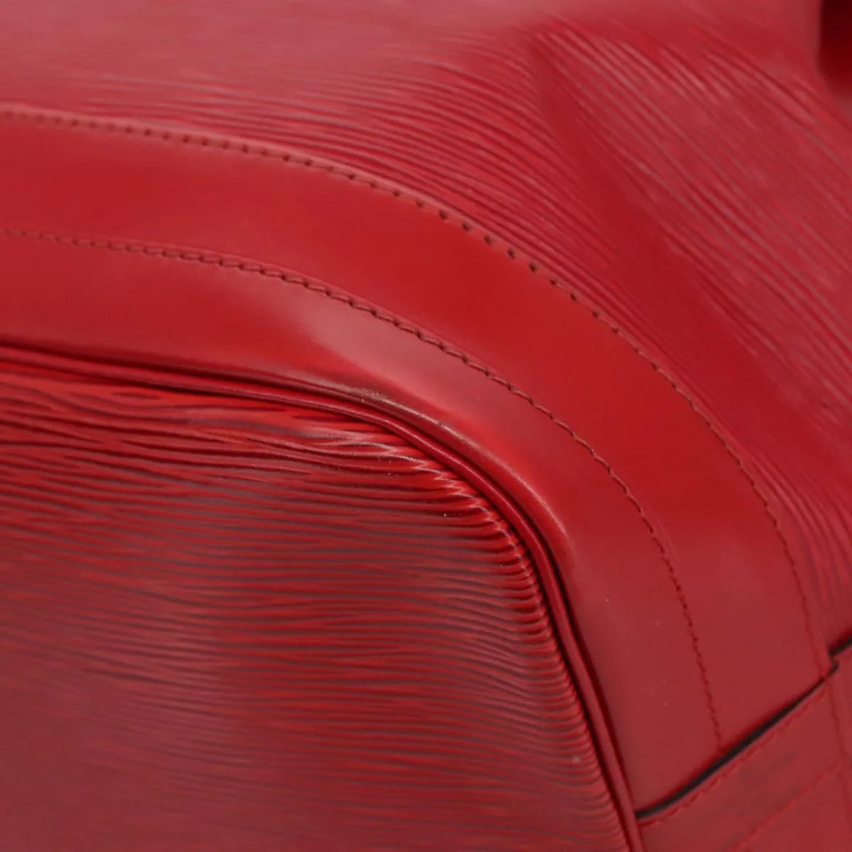Leather Noe Shoulder Bag with Adjustable Drop and Metal Fittings