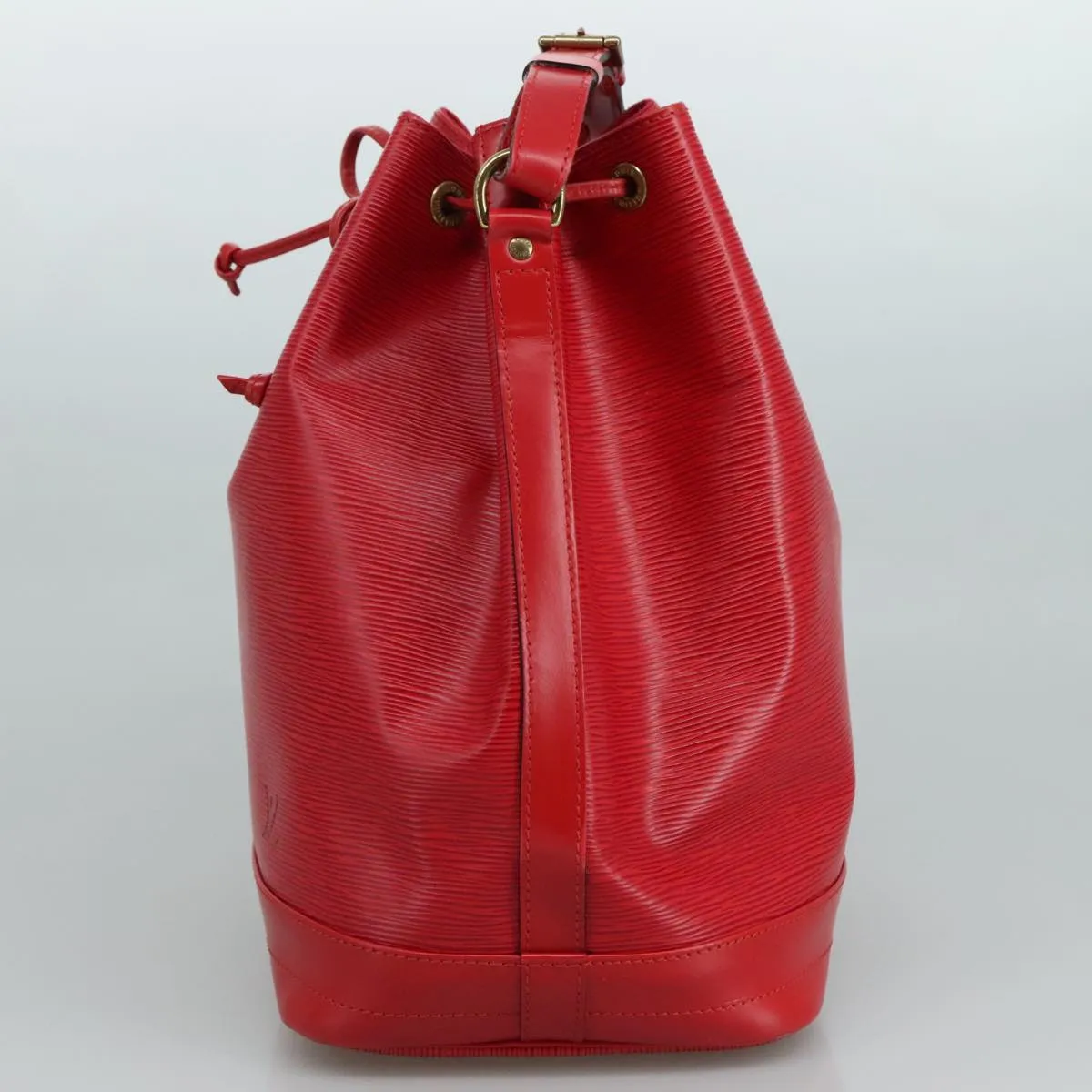 Leather Noe Shoulder Bag with Adjustable Drop and Metal Fittings