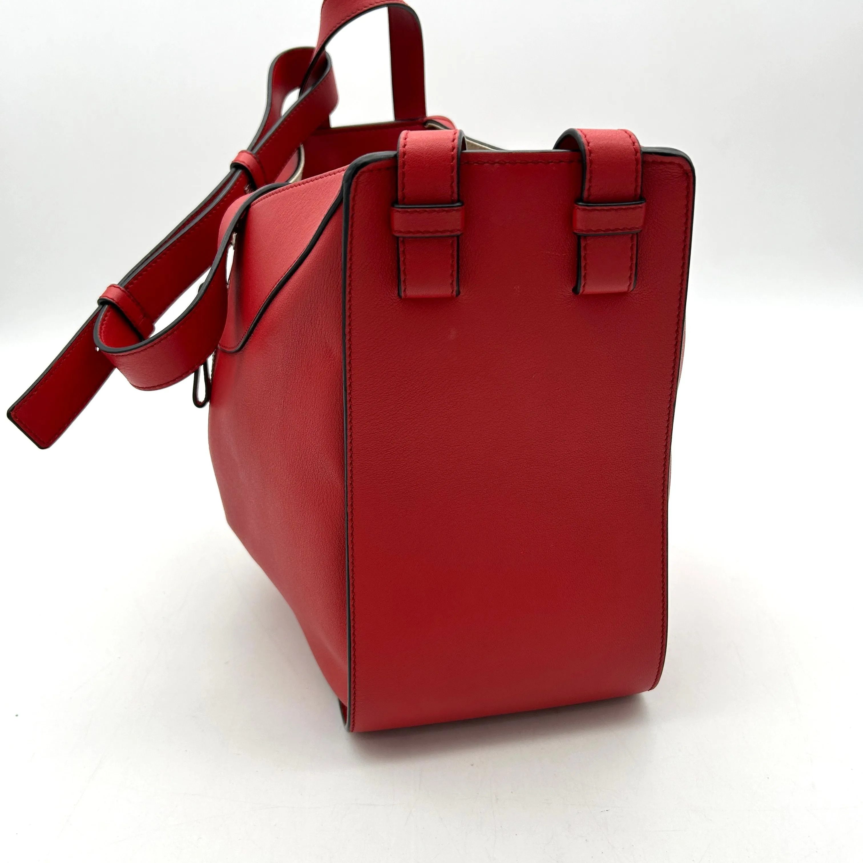 Loewe Signature Hammock Medium - Red Shoulder Bags, Handbags  LA38775