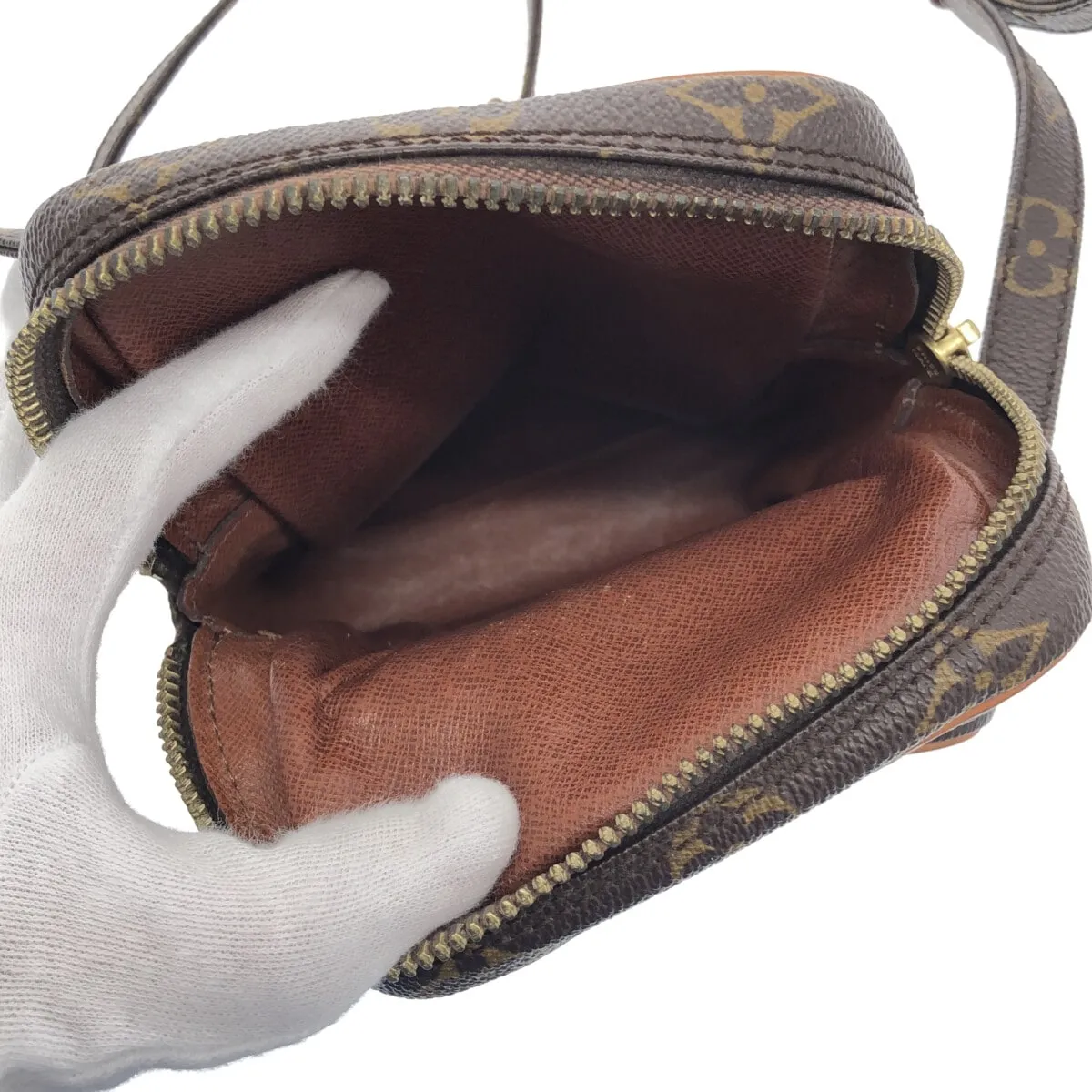 Louis Vuitton Amazon  Canvas Shoulder Bag ()