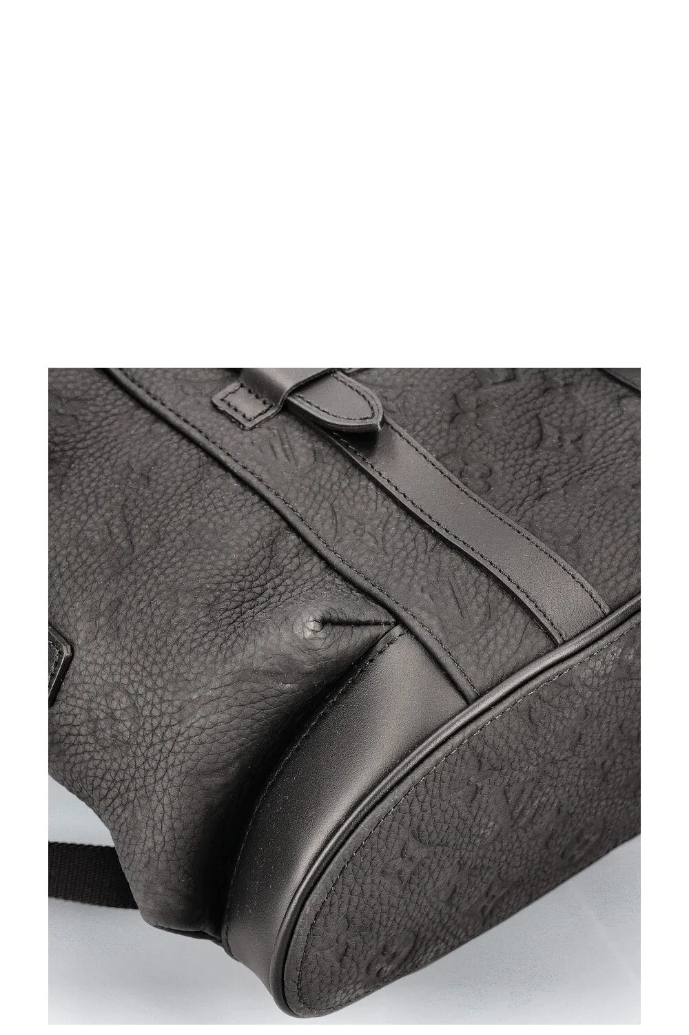 LOUIS VUITTON Christopher MM Backpack Black