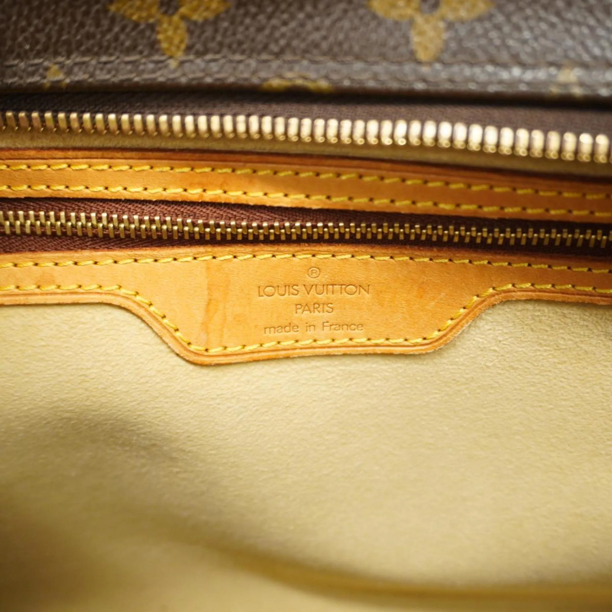 Louis Vuitton Cit  Canvas Shoulder Bag ()