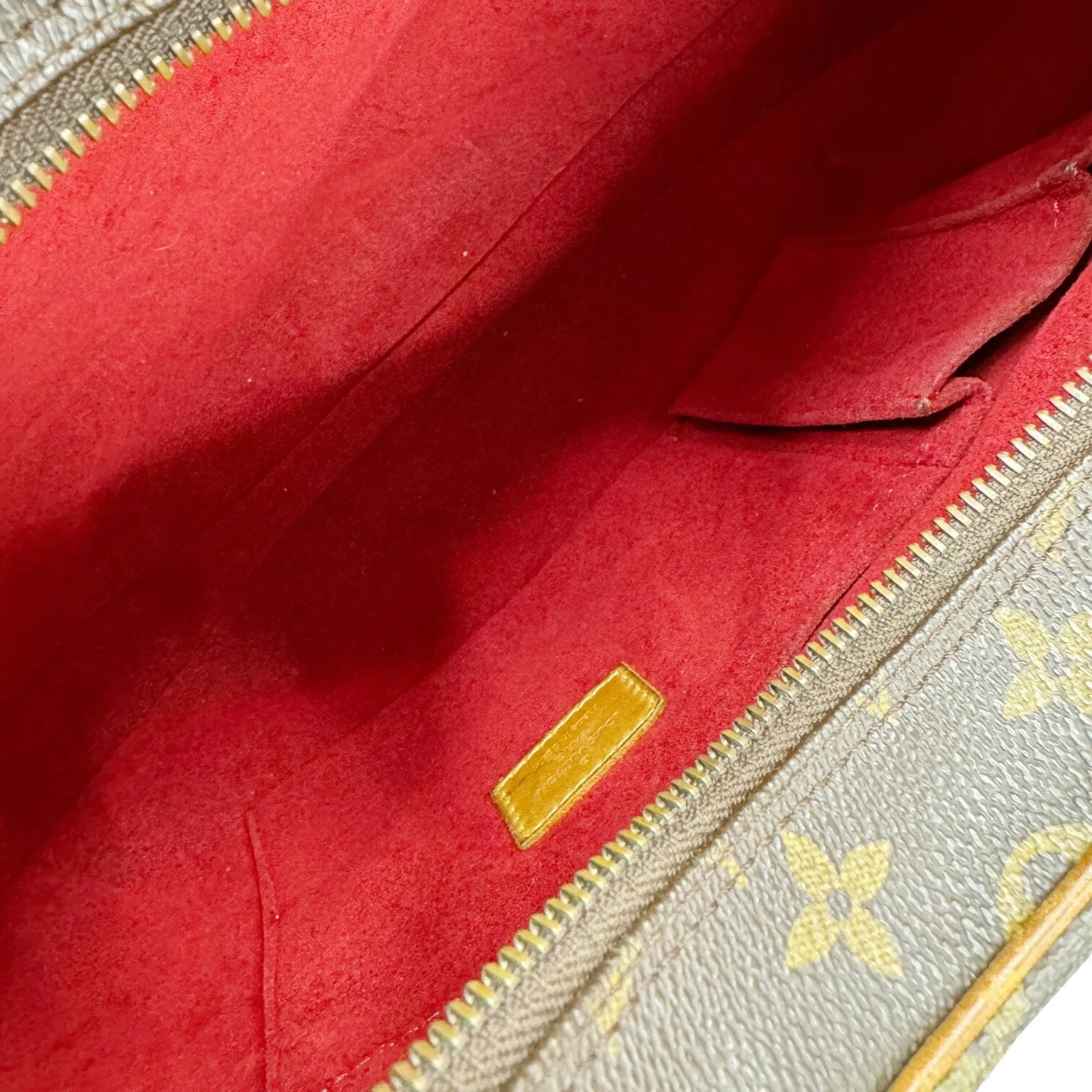 Louis Vuitton Croissant  Canvas Shoulder Bag ()