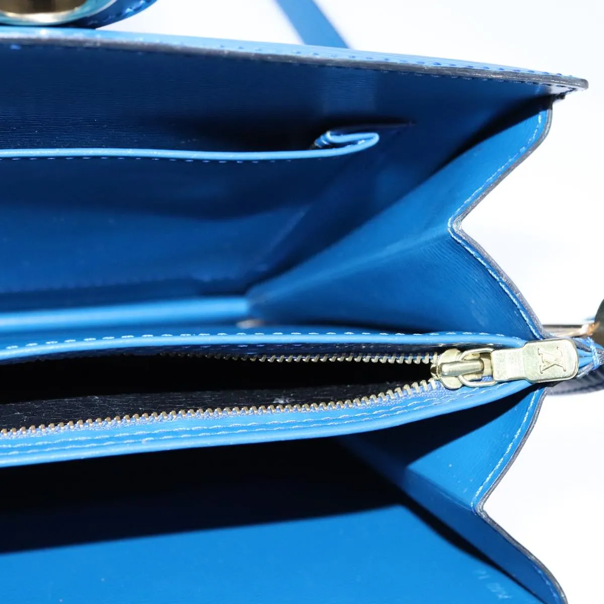 LOUIS VUITTON Epi Capuchin Shoulder Bag Blue M52345 LV 106904
