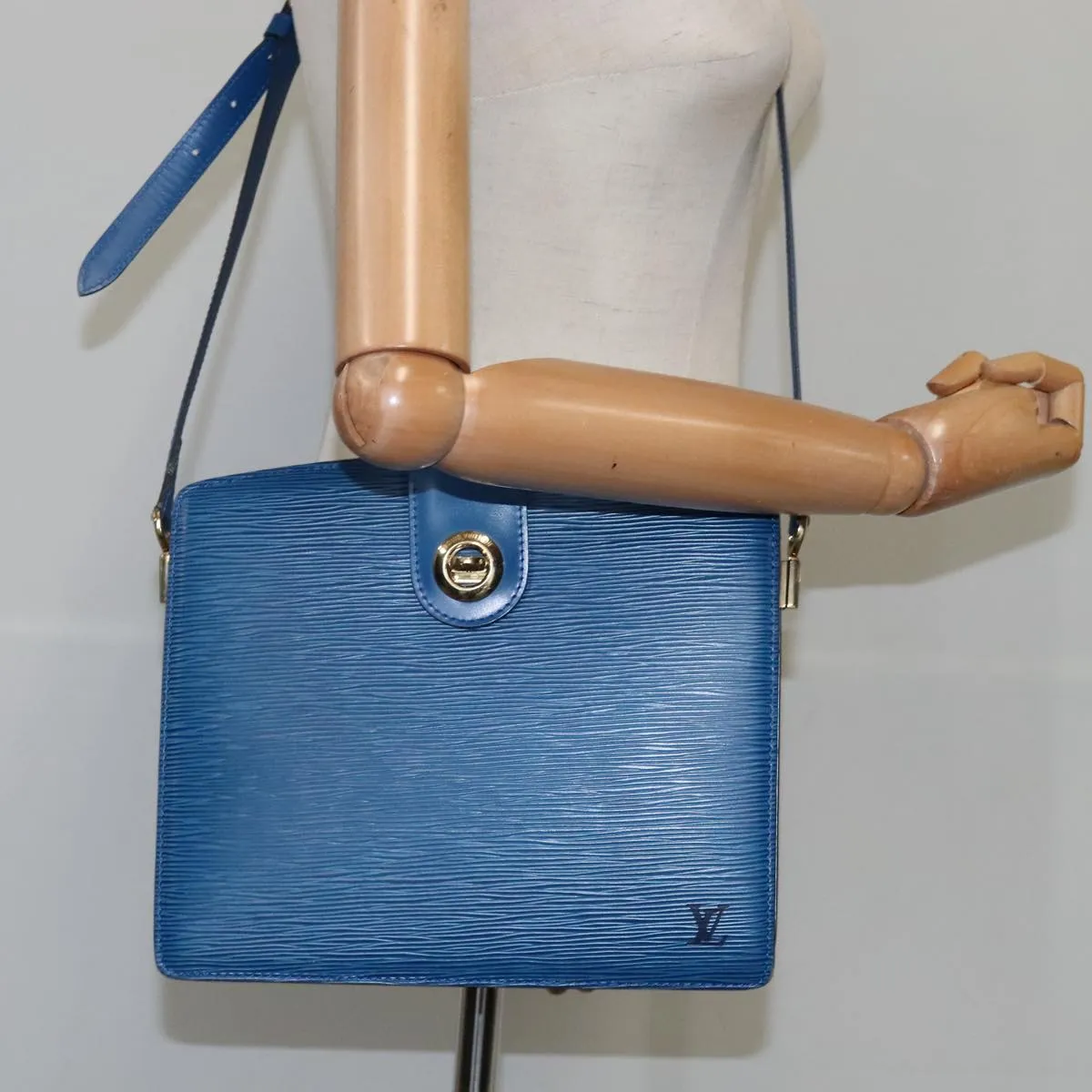 LOUIS VUITTON Epi Capuchin Shoulder Bag Blue M52345 LV 106904