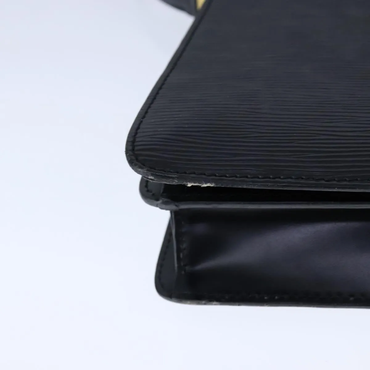 LOUIS VUITTON Epi Free Run Shoulder Bag Black M52402 LV 105895