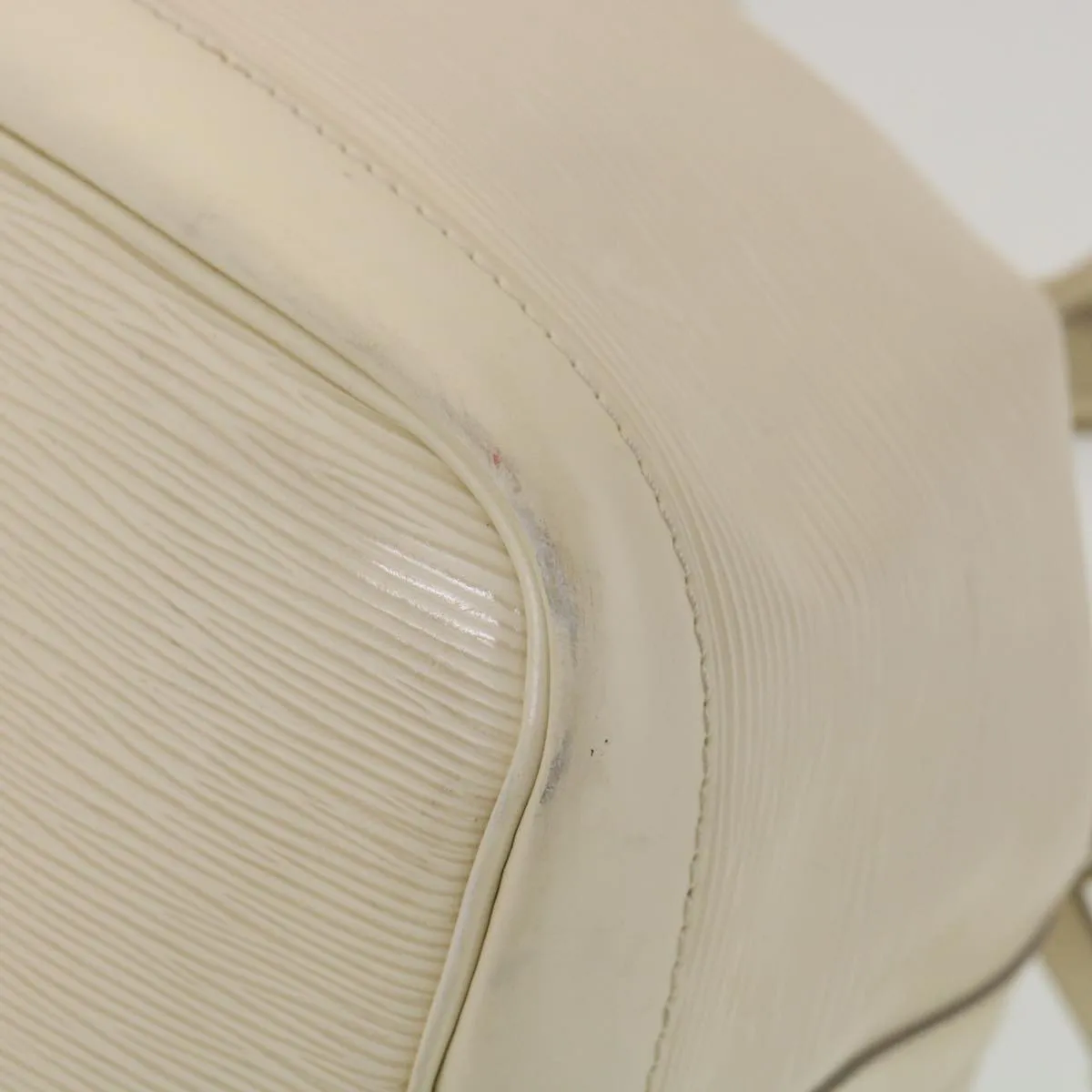 LOUIS VUITTON Epi Petit Noe Shoulder Bag White Yvoire M4084J LV 39066