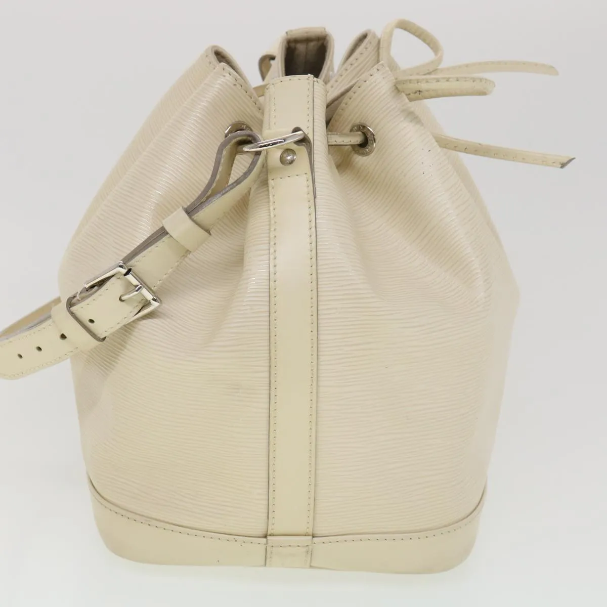LOUIS VUITTON Epi Petit Noe Shoulder Bag White Yvoire M4084J LV 39066