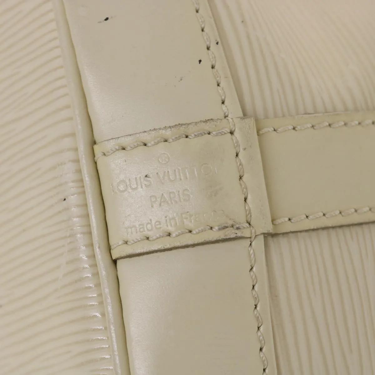LOUIS VUITTON Epi Petit Noe Shoulder Bag White Yvoire M4084J LV 39066