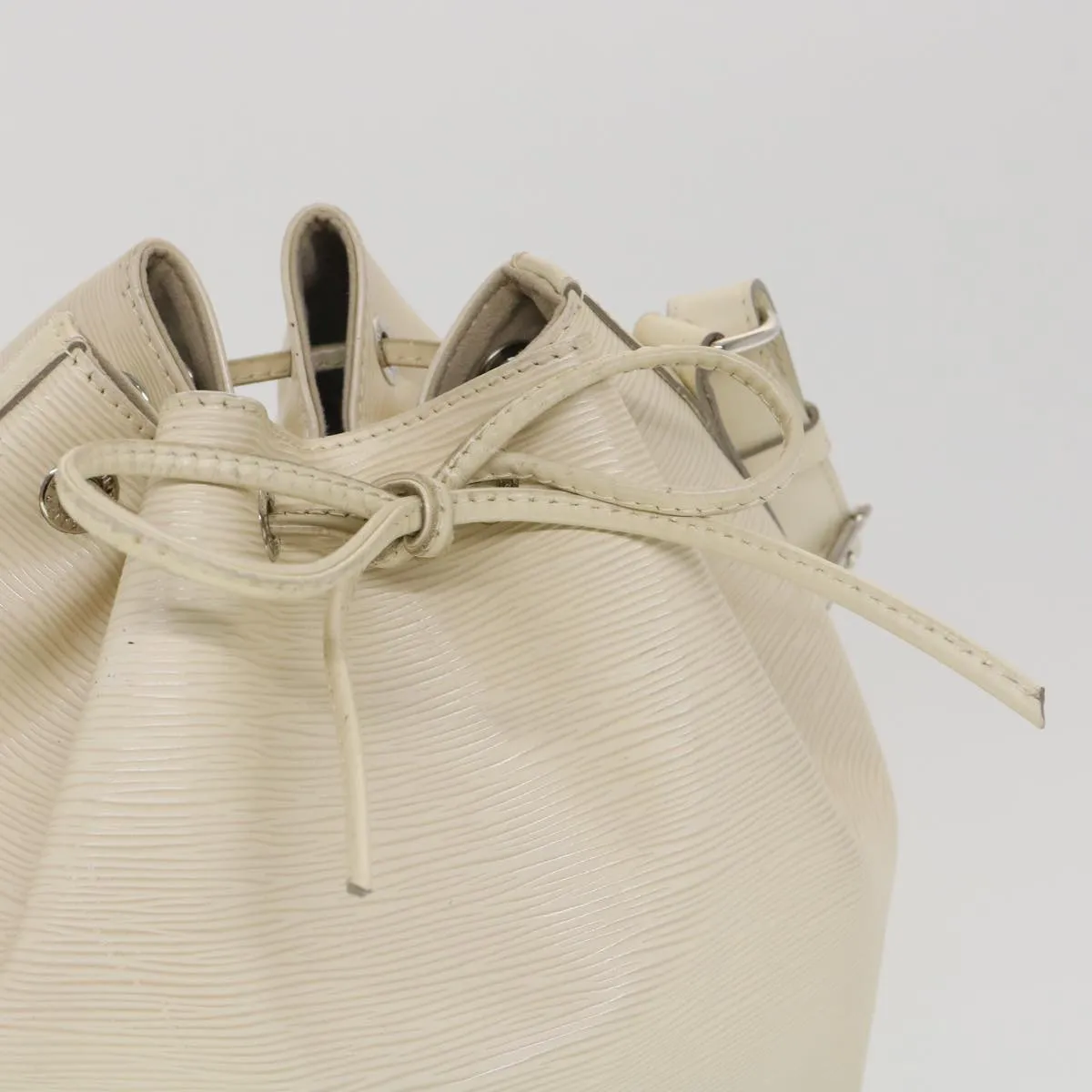 LOUIS VUITTON Epi Petit Noe Shoulder Bag White Yvoire M4084J LV 39066