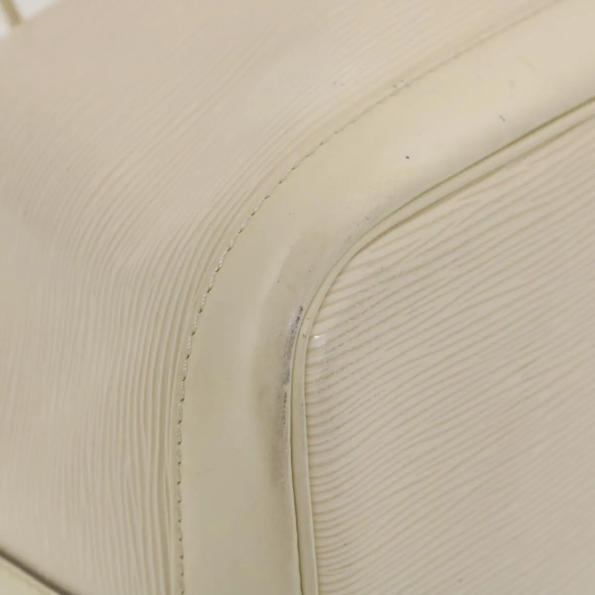 LOUIS VUITTON Epi Petit Noe Shoulder Bag White Yvoire M4084J LV 39066