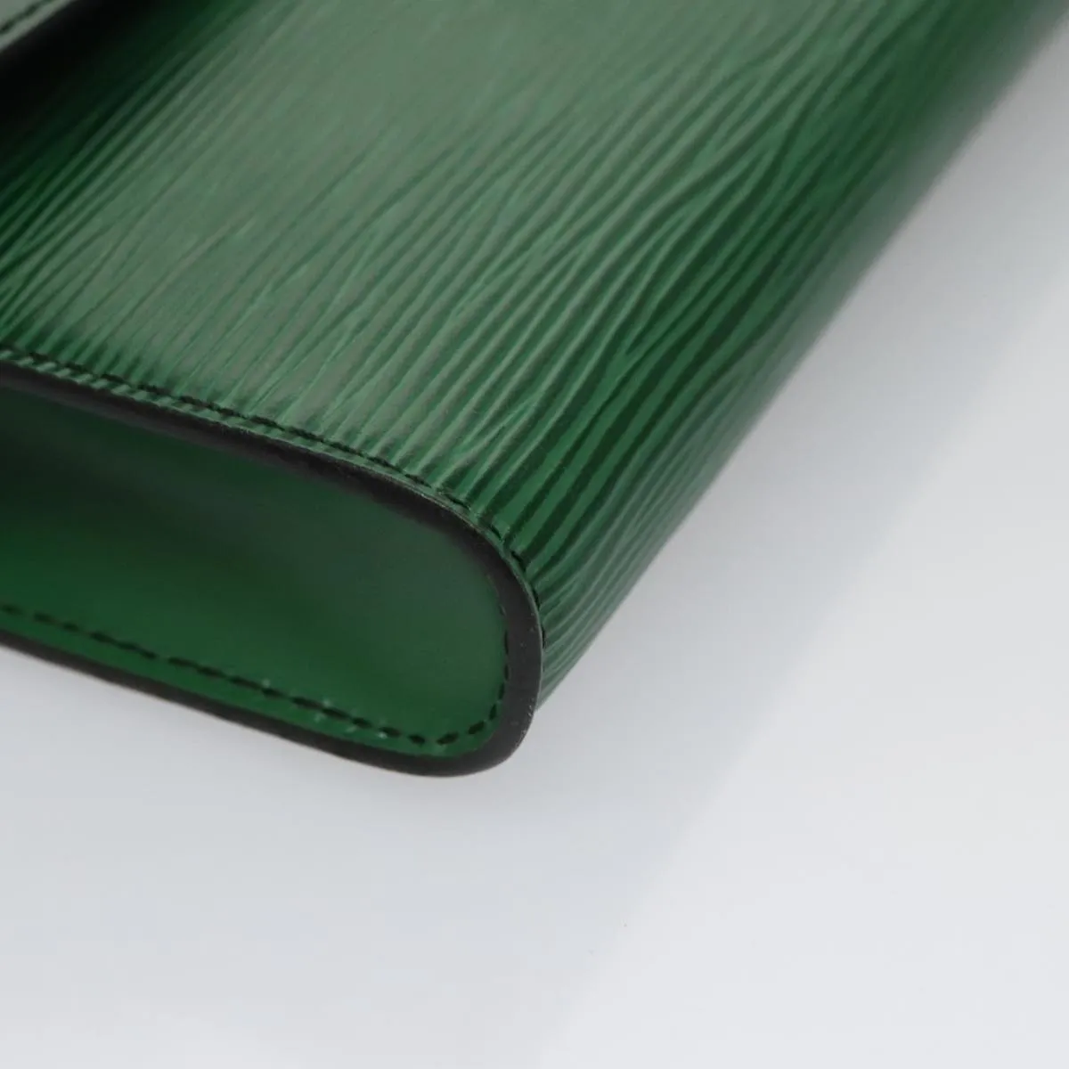 LOUIS VUITTON Epi Pochette Arche Shoulder Bag Green M52574 LV 104383