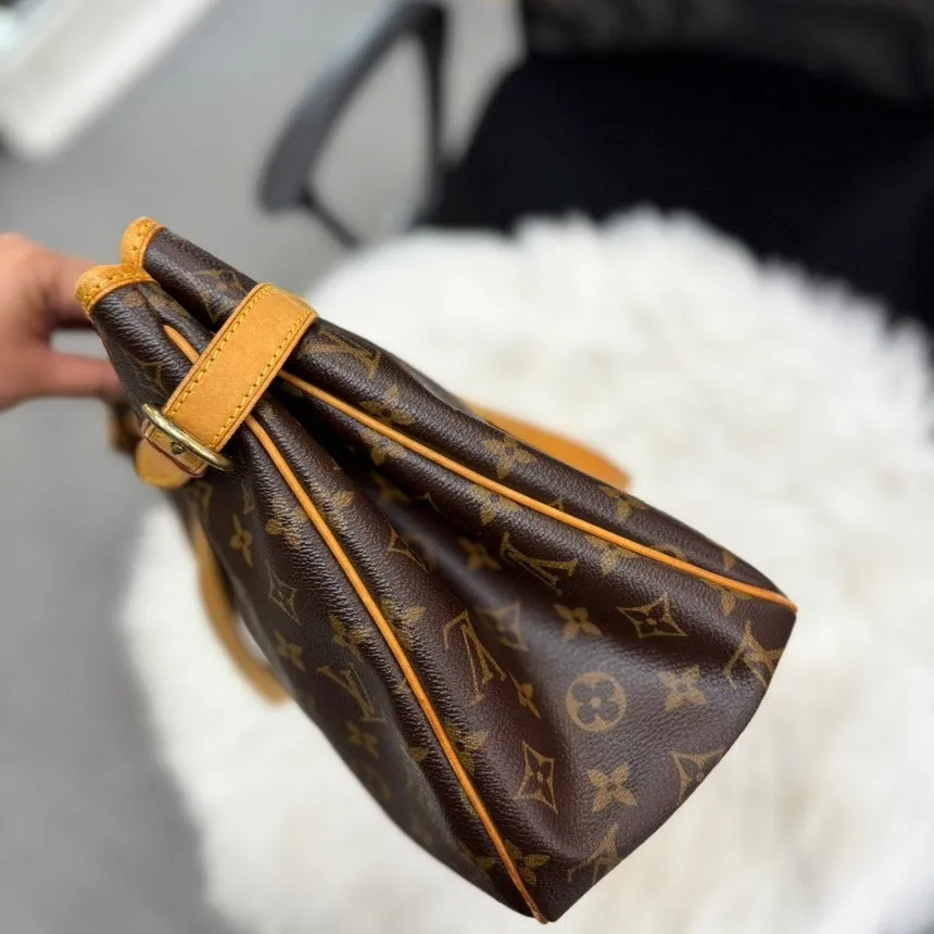 Louis Vuitton Monogram Batignolles Brown Shoulder Bag