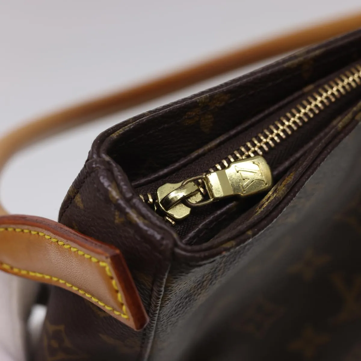 LOUIS VUITTON Monogram Looping GM Shoulder Bag M51145 LV am4175