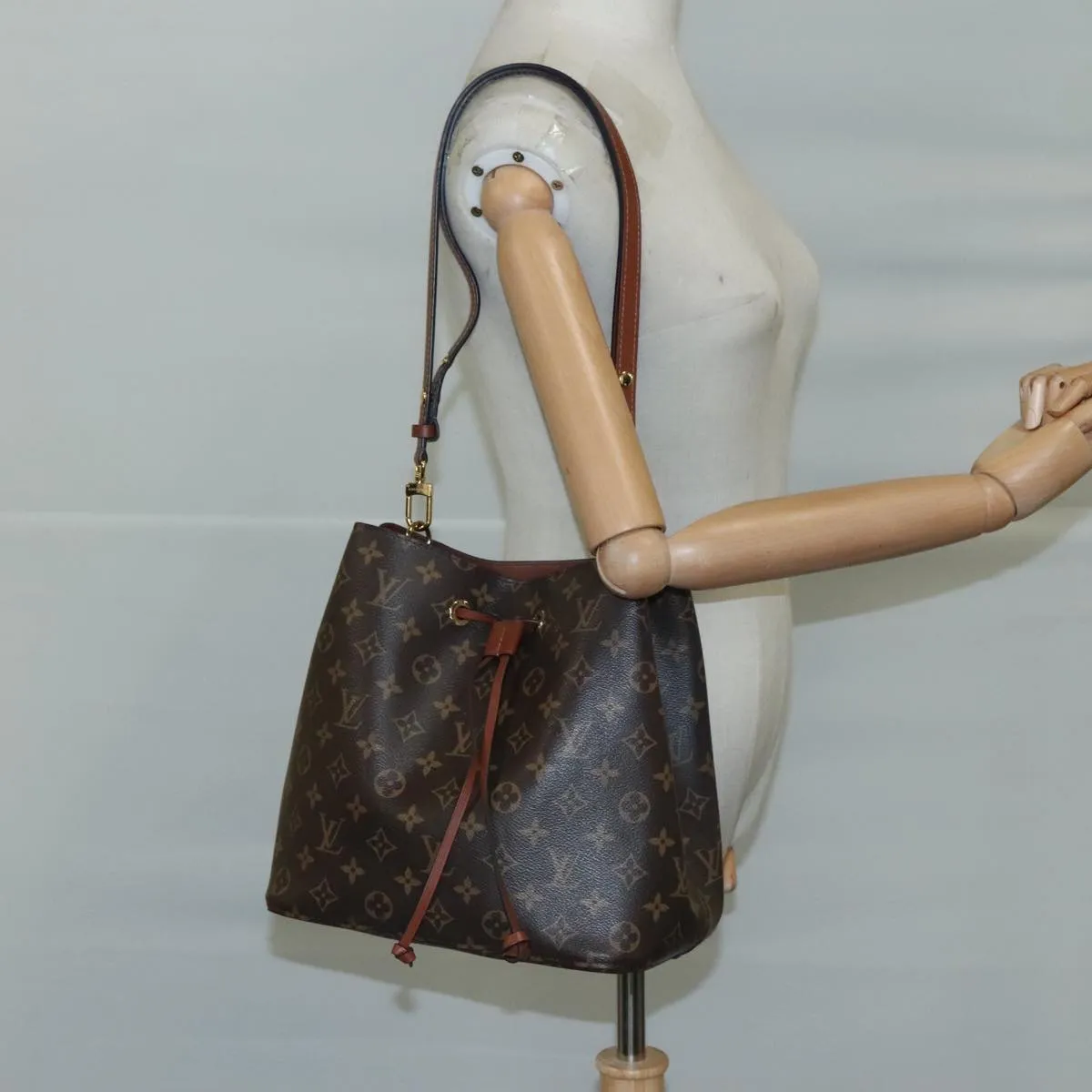 LOUIS VUITTON Monogram Neo Noe Shoulder Bag M45577 LV 107318