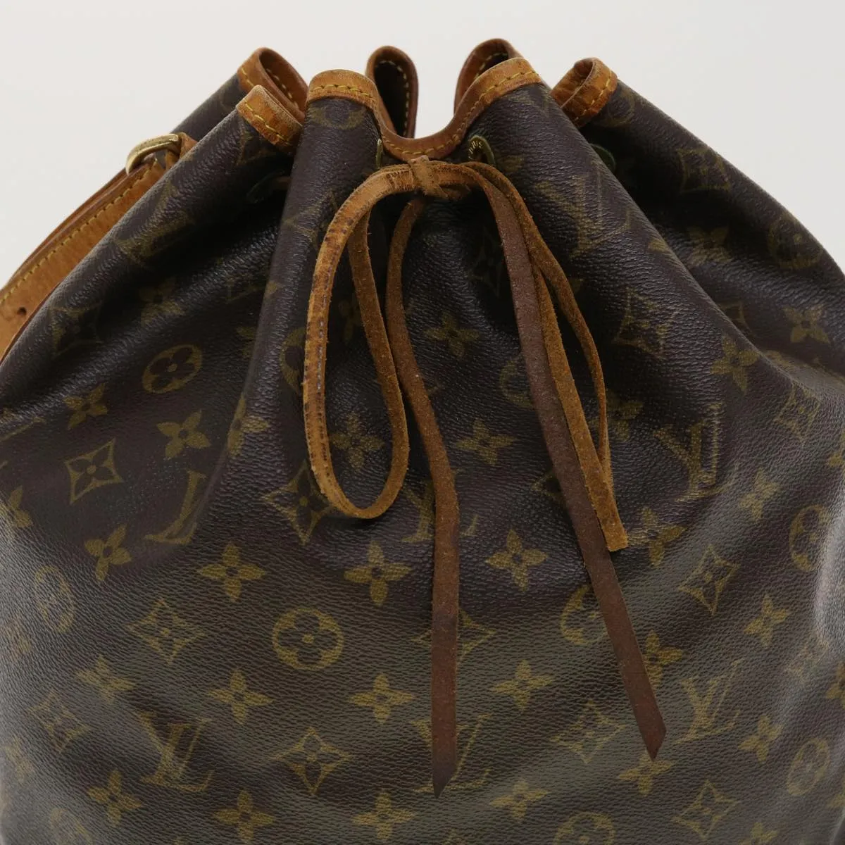 LOUIS VUITTON Monogram Noe Shoulder Bag M42224 LV rd4843