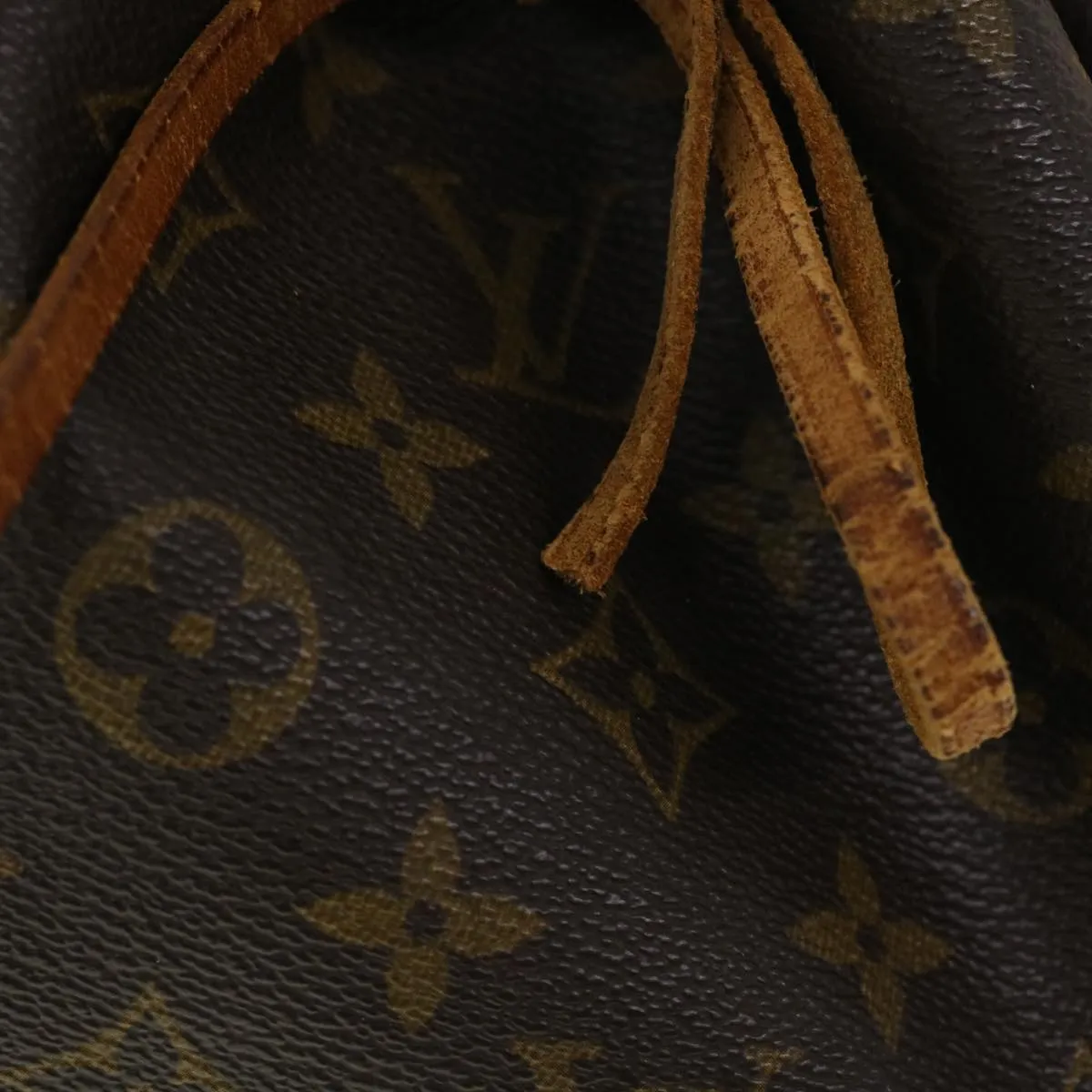 LOUIS VUITTON Monogram Noe Shoulder Bag M42224 LV th3492