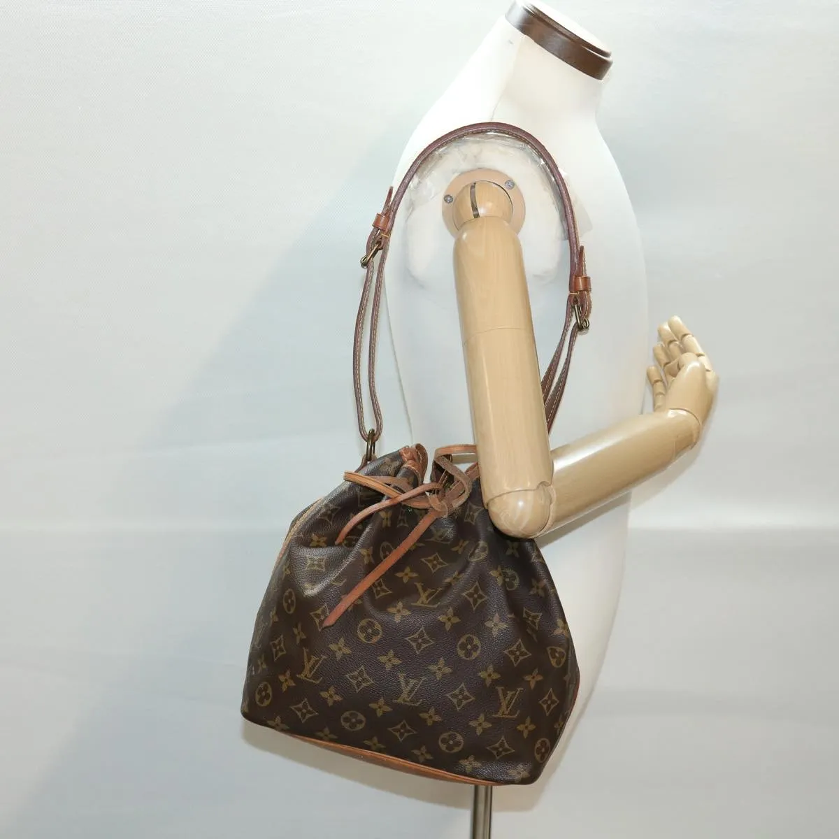 LOUIS VUITTON Monogram Petit Noe Shoulder Bag M42226 LV 39014