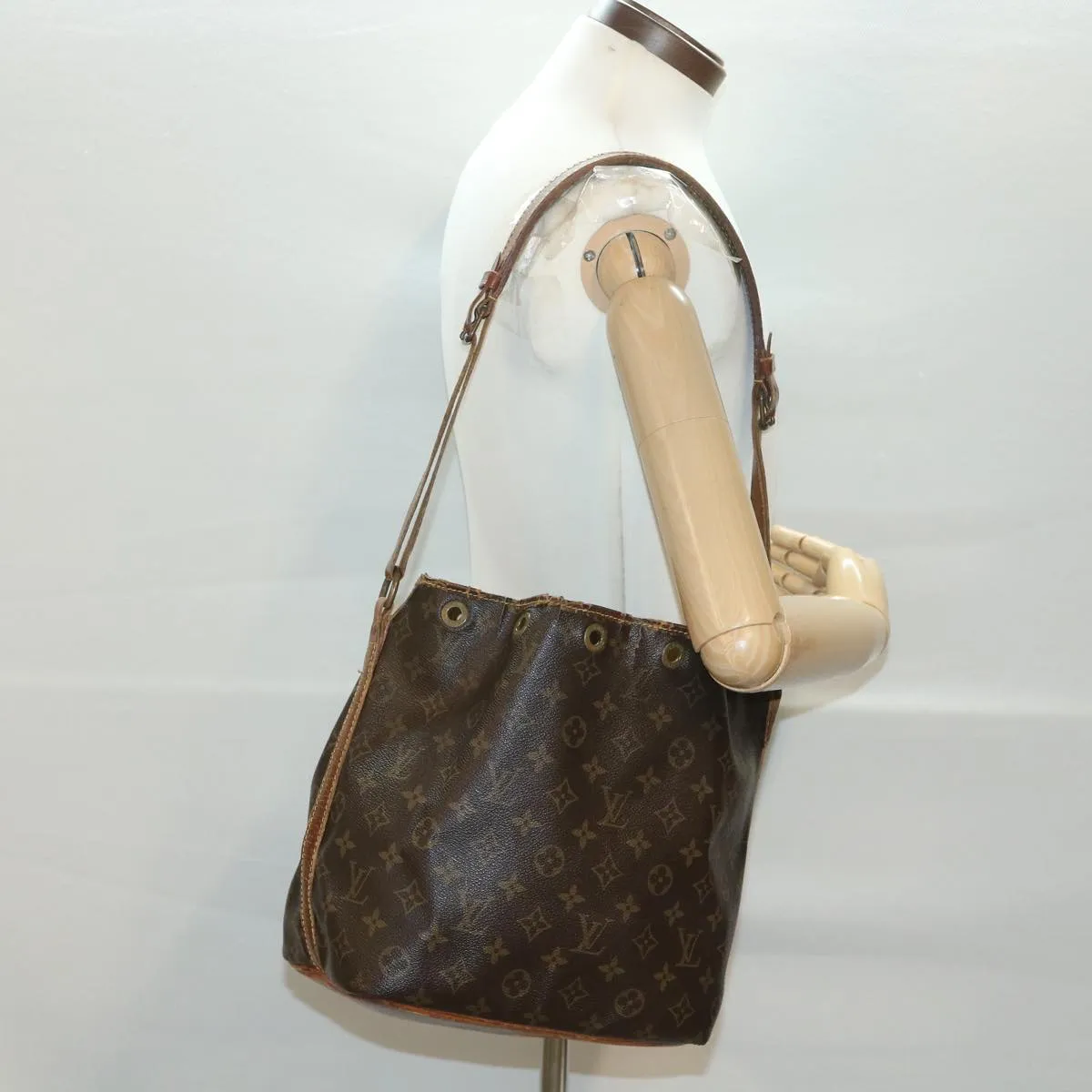 LOUIS VUITTON Monogram Petit Noe Shoulder Bag M42226 LV bs4574