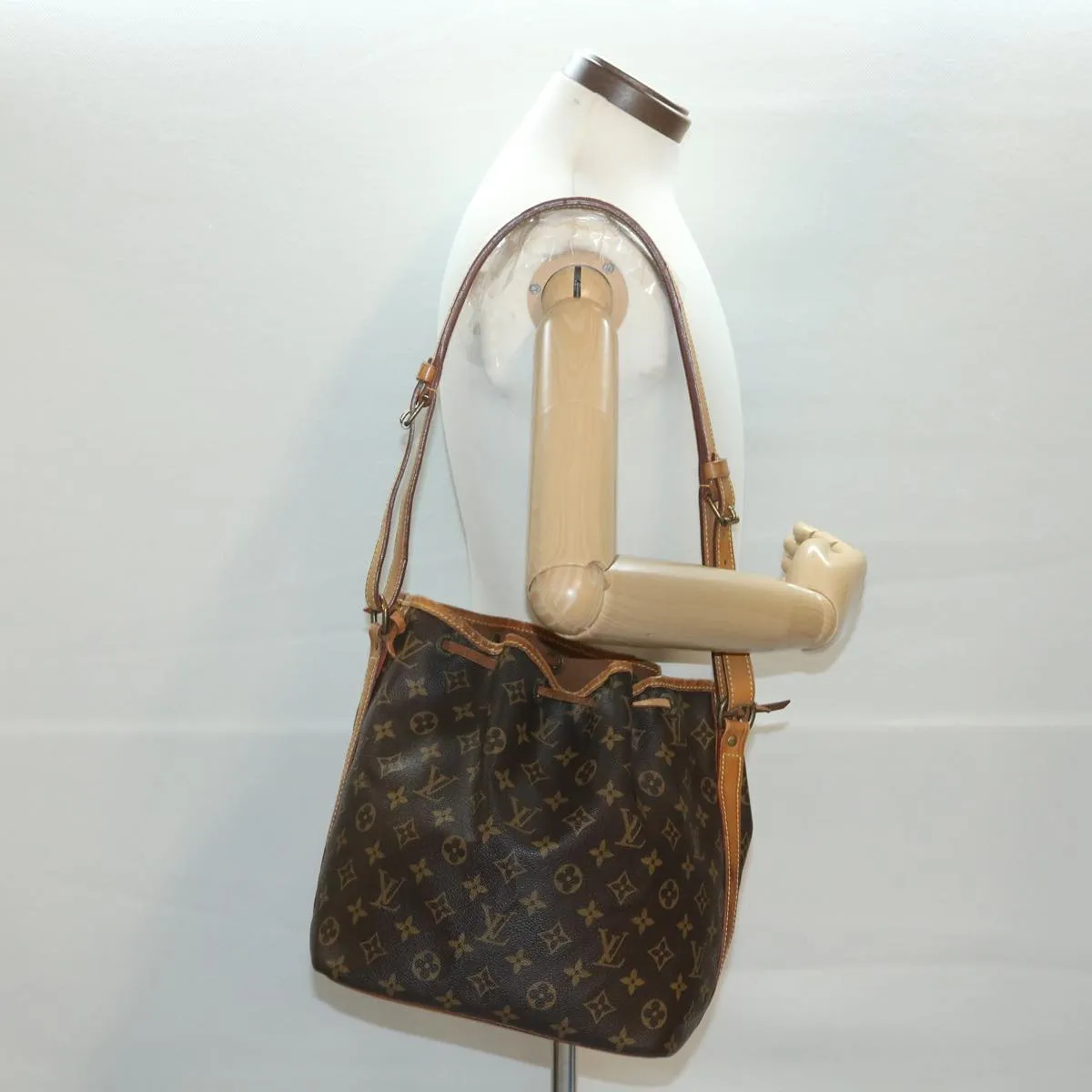 LOUIS VUITTON Monogram Petit Noe Shoulder Bag M42226 LV rd4459