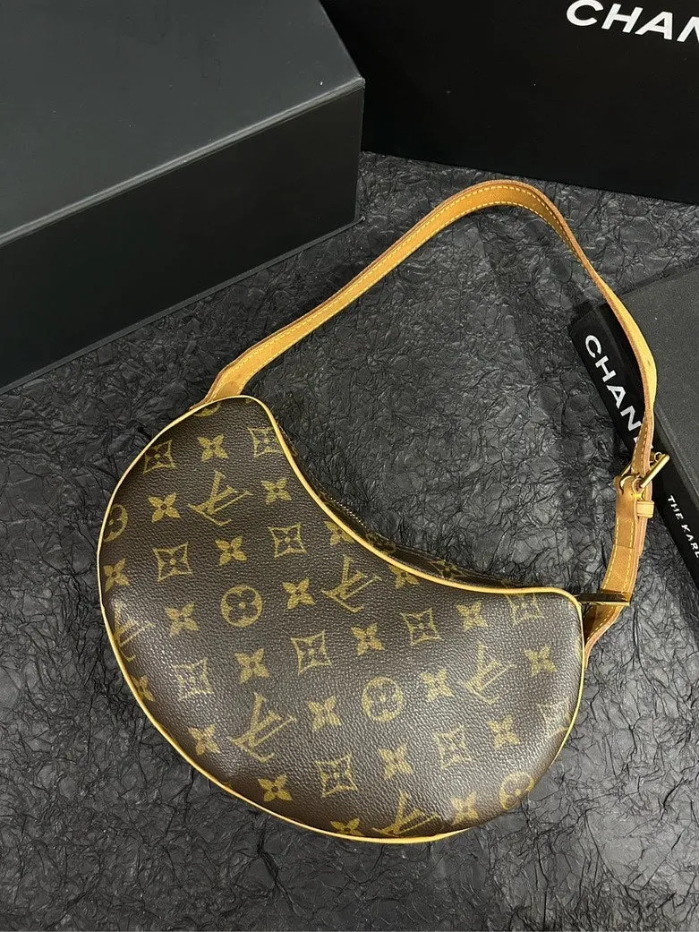Louis Vuitton Monogram Pochette Accessoires Canvas Brown Shoulder Bag