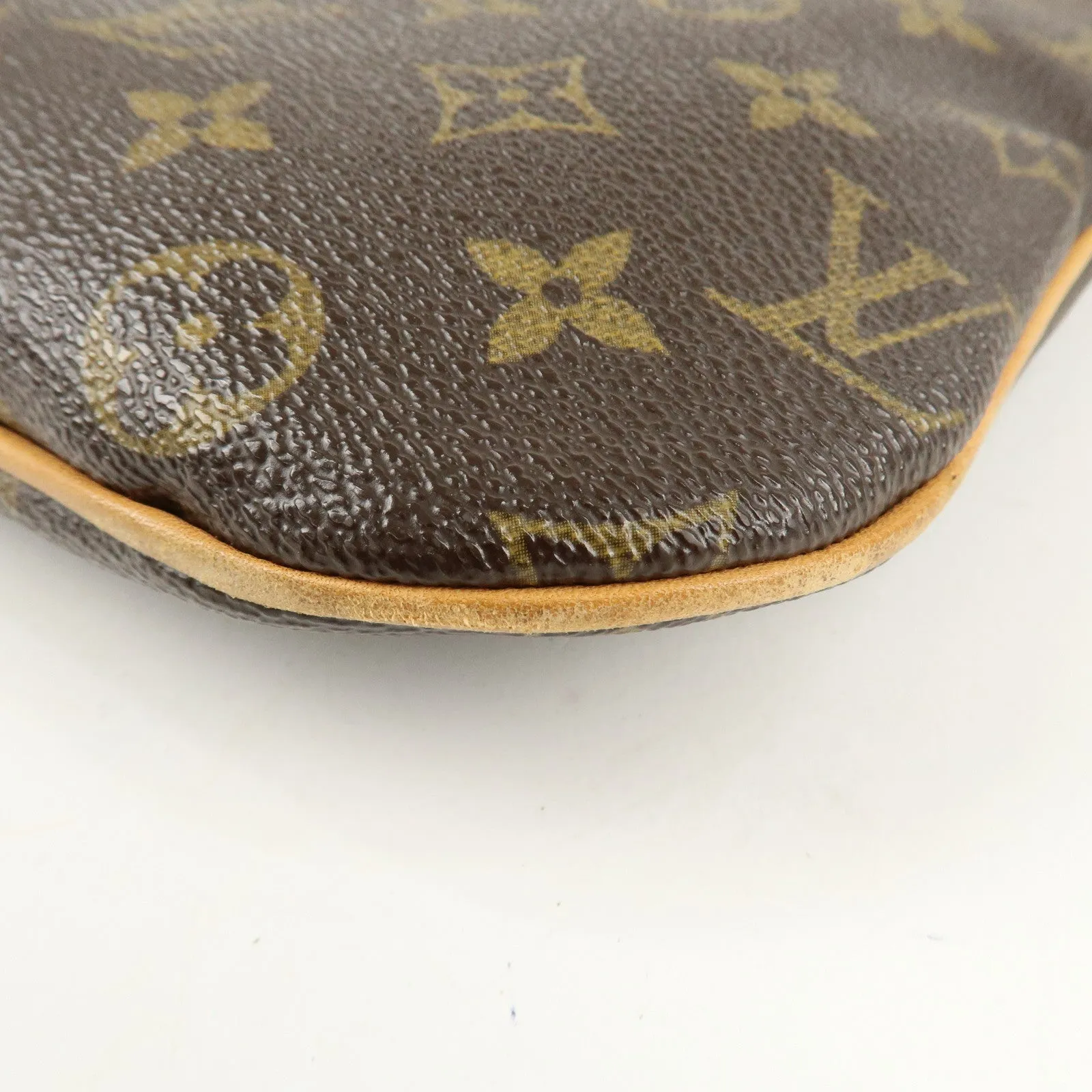 Louis Vuitton Monogram Pochette Bosphore Shoulder Bag M40044