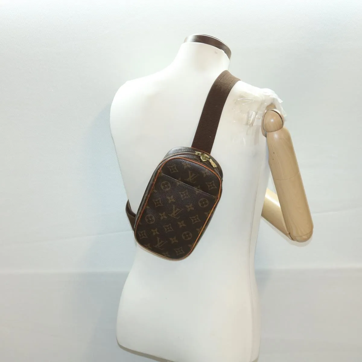LOUIS VUITTON Monogram Pochette Gange Shoulder Bag M51870 LV 38739