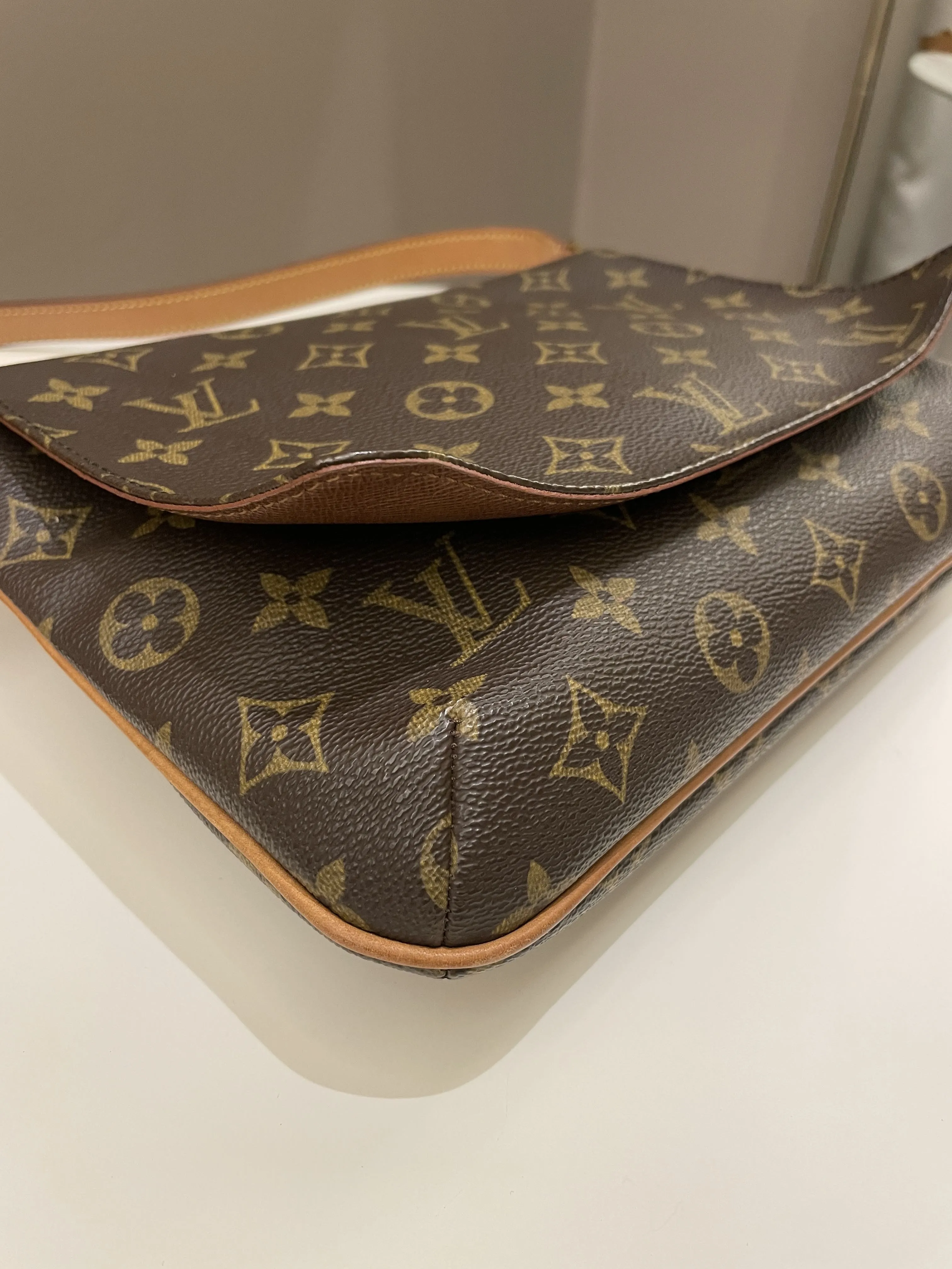 Louis Vuitton Musette Tango Shoulder Bag Monogram